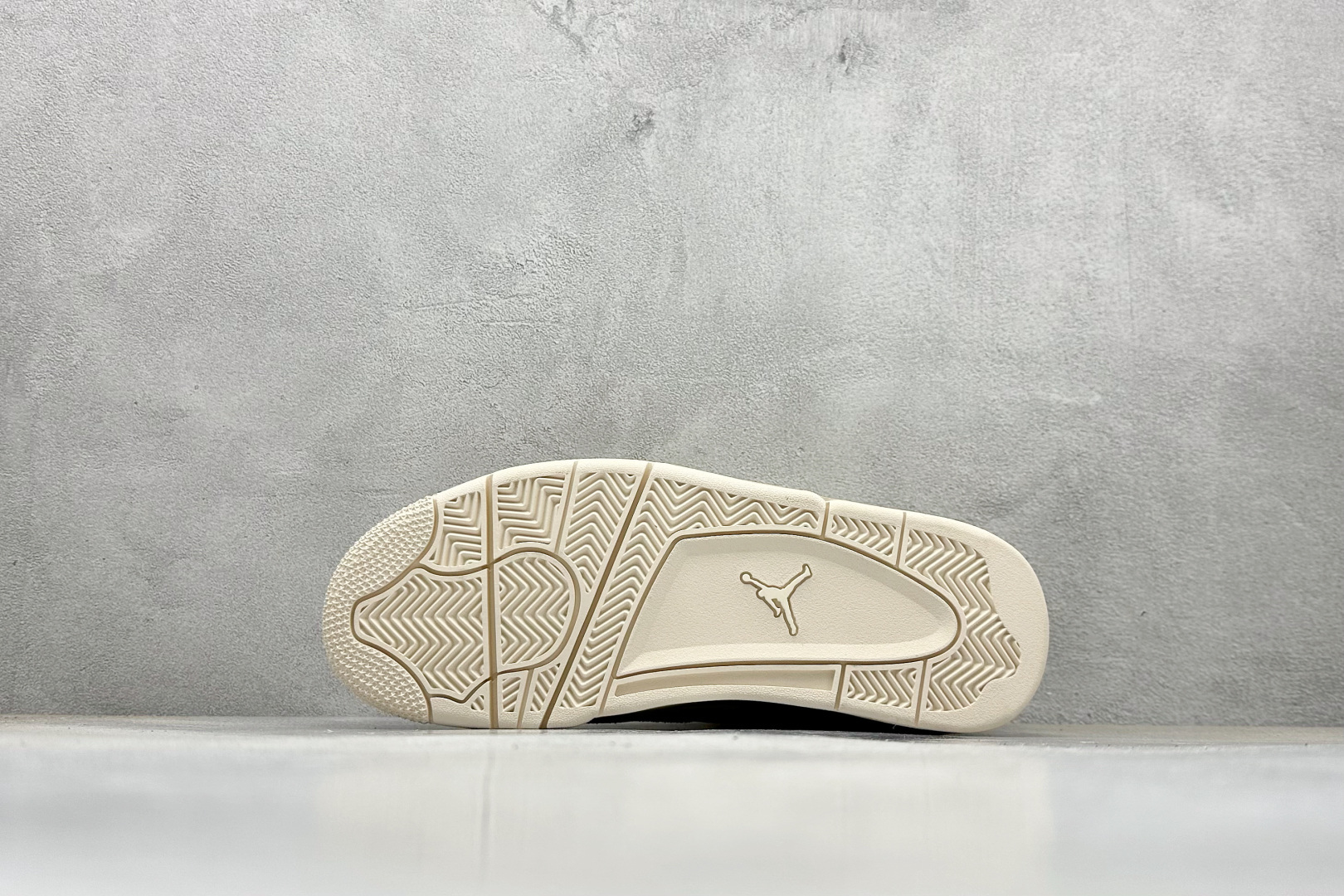 新F版Air Jordan AJ4 传奇米 低帮复古篮球鞋 FQ7940-200-High Quatity Cheap Brand wholesale wholesaler seller Clothes Bags handbags Sneakers Top Fashion Clothing Shoes from China Factory Chinese suppliers best Quality Beautiful Price 新F版Air Jordan AJ4 传奇米 低帮复古篮球鞋 FQ7940-200