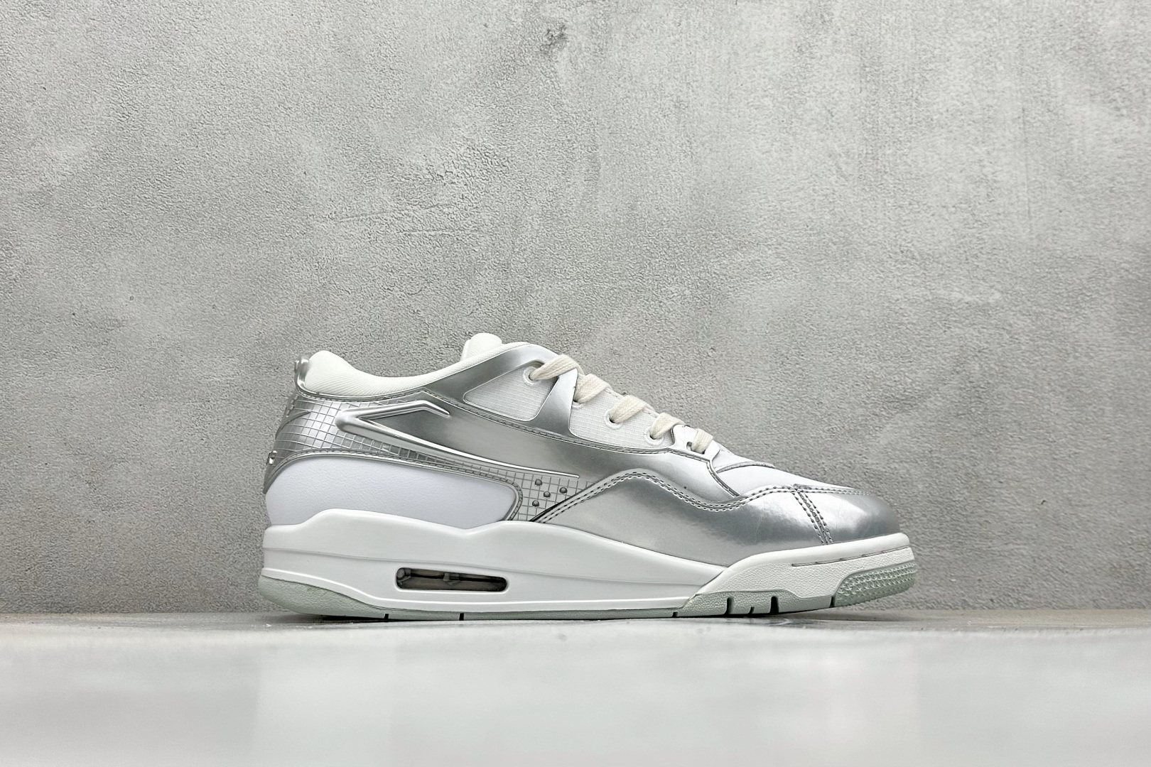 260 新F版Air Jordan AJ4 白银 低帮复古篮球鞋 HV5972-101