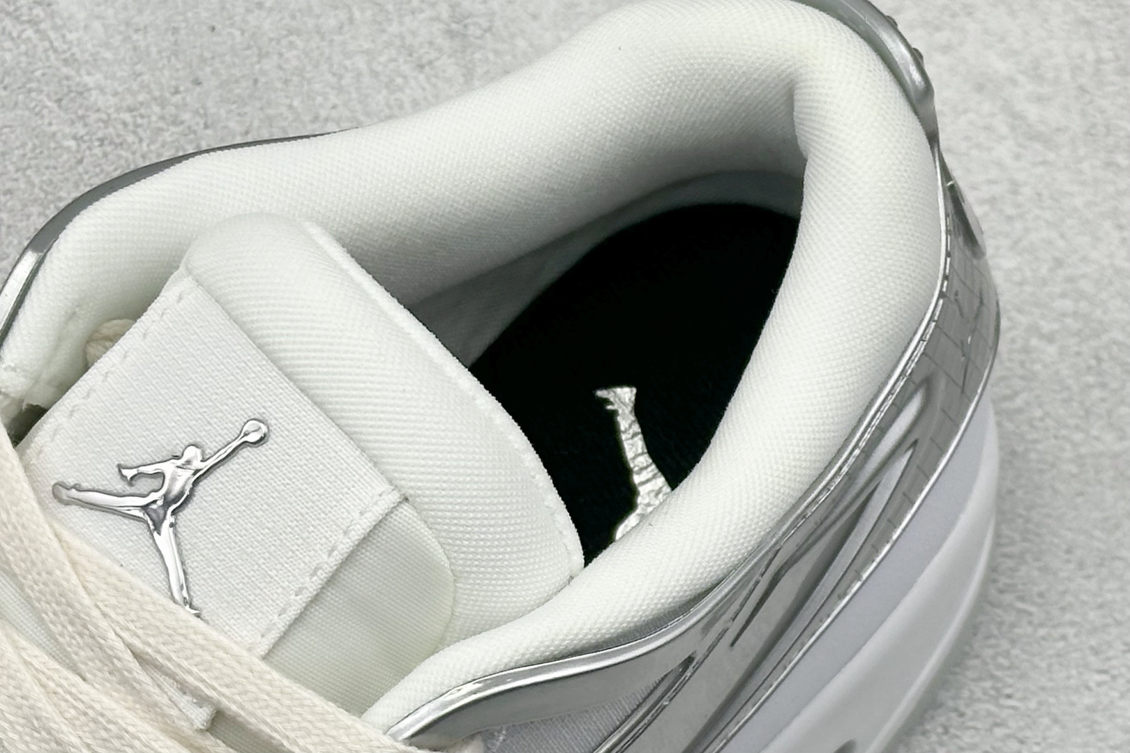 260 新F版Air Jordan AJ4 白银 低帮复古篮球鞋 HV5972-101