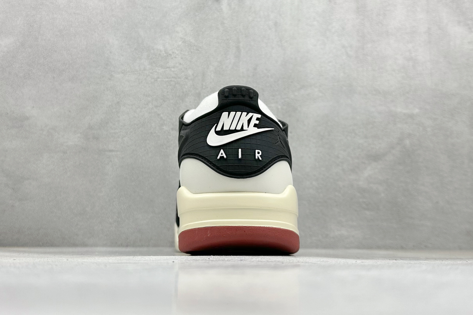260 新F版Air Jordan AJ4 熊猫 低帮复古篮球鞋 FQ7939-100