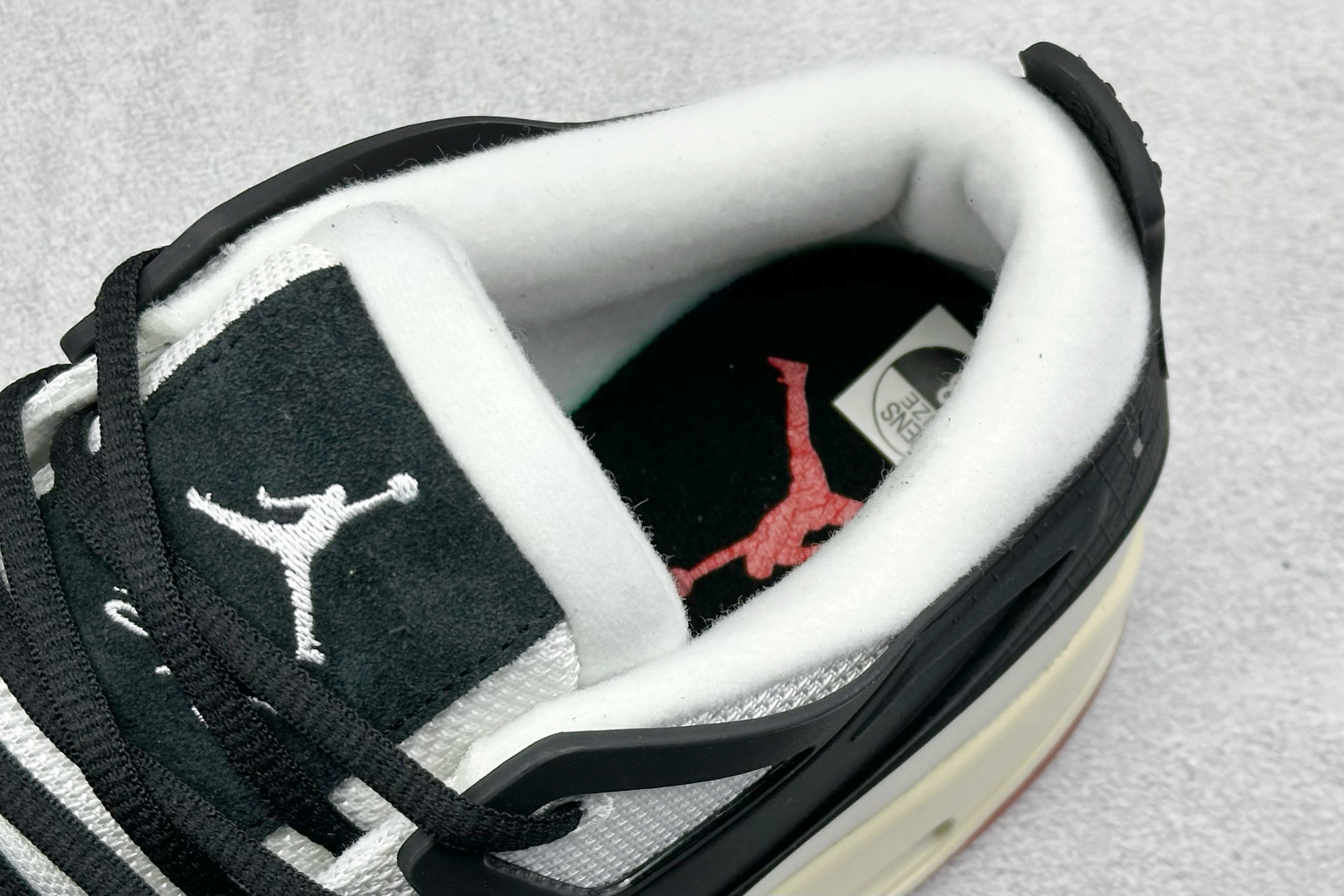 260 新F版Air Jordan AJ4 熊猫 低帮复古篮球鞋 FQ7939-100