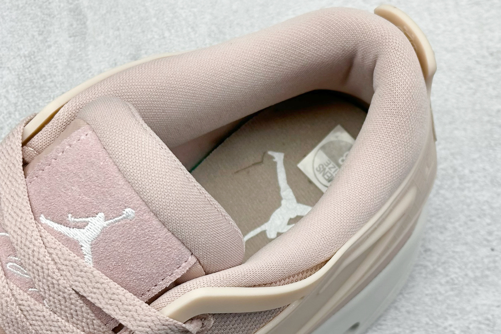 260 新F版Air Jordan AJ4 樱花粉 低帮复古篮球鞋 FQ7940-600