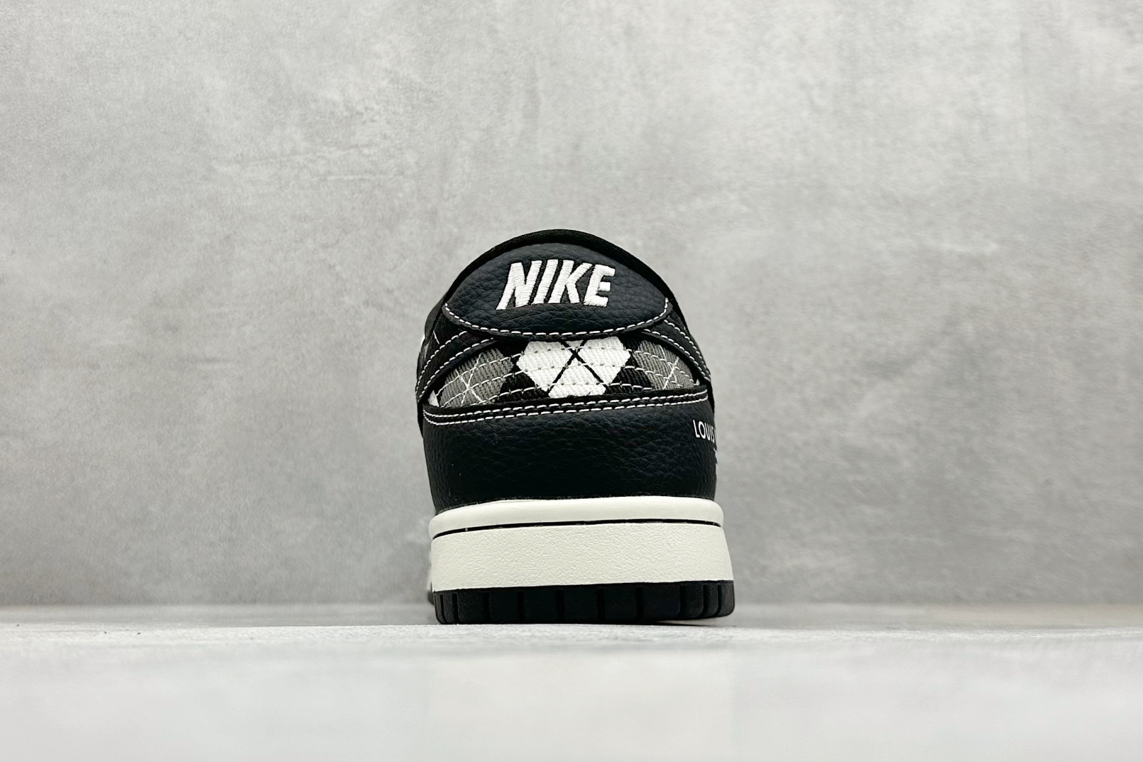 SC版Nike SB Dunk Low LV联名 黑白网格 低帮休闲板鞋 SC0601-460