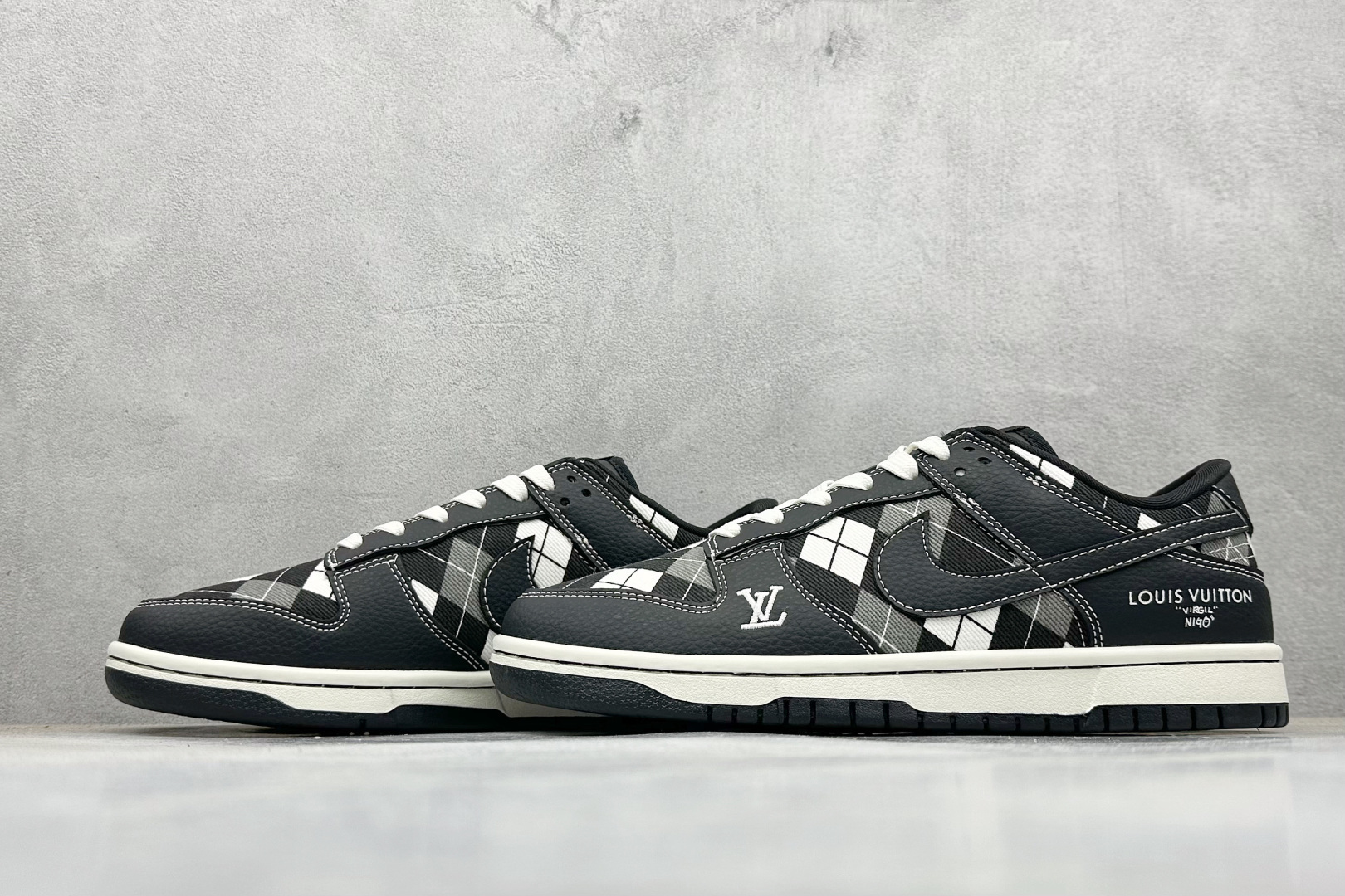 SC版Nike SB Dunk Low LV联名 黑白网格 低帮休闲板鞋 SC0601-460