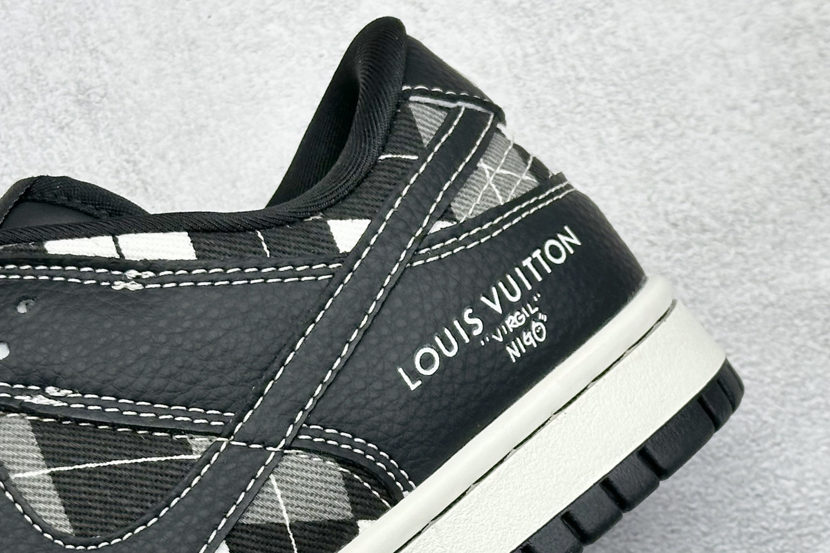 SC版Nike SB Dunk Low LV联名 黑白网格 低帮休闲板鞋 SC0601-460