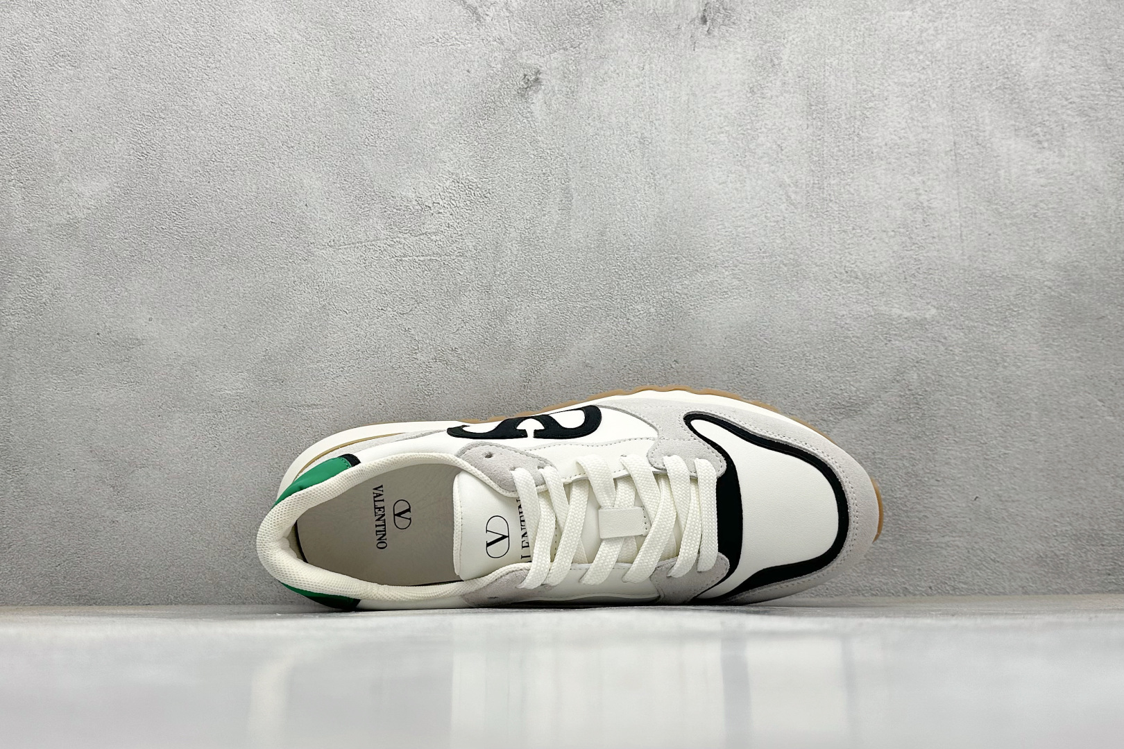 Valentino华伦天奴男鞋 舒适系带跑鞋低帮生活运动休闲鞋-High Quatity Cheap Brand wholesale wholesaler seller Clothes Bags handbags Sneakers Top Fashion Clothing Shoes from China Factory Chinese suppliers best Quality Beautiful Price Valentino华伦天奴男鞋 舒适系带跑鞋低帮生活运动休闲鞋