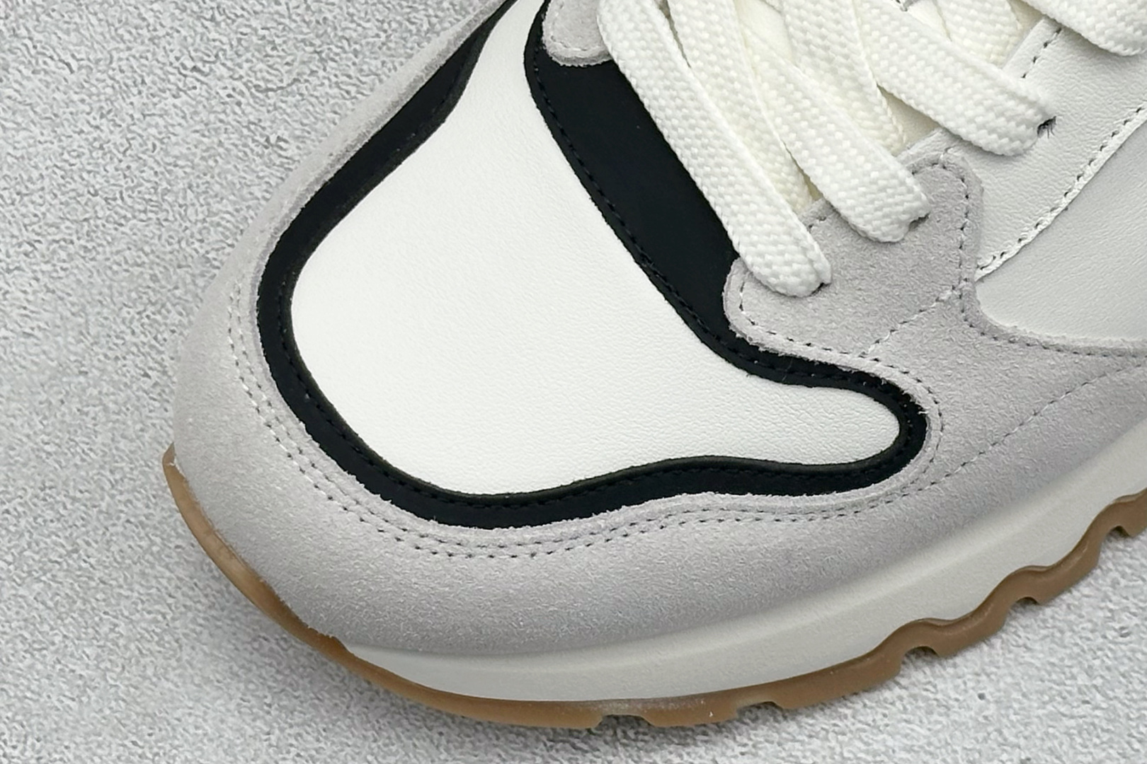 Valentino华伦天奴男鞋 舒适系带跑鞋低帮生活运动休闲鞋-High Quatity Cheap Brand wholesale wholesaler seller Clothes Bags handbags Sneakers Top Fashion Clothing Shoes from China Factory Chinese suppliers best Quality Beautiful Price Valentino华伦天奴男鞋 舒适系带跑鞋低帮生活运动休闲鞋