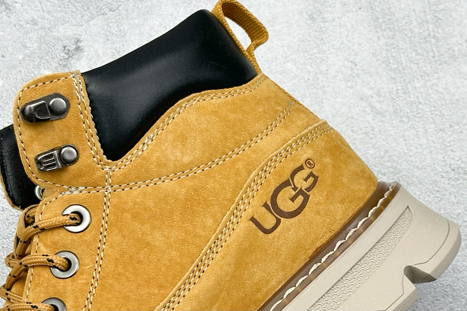 280 UGG Tasman Weather Hybrid 塔斯曼混合系列中帮轻量休闲马丁靴