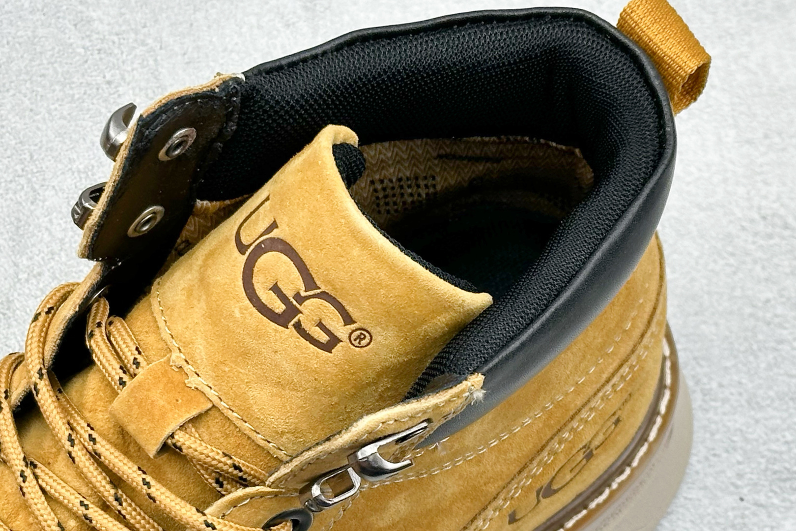 280 UGG Tasman Weather Hybrid 塔斯曼混合系列中帮轻量休闲马丁靴
