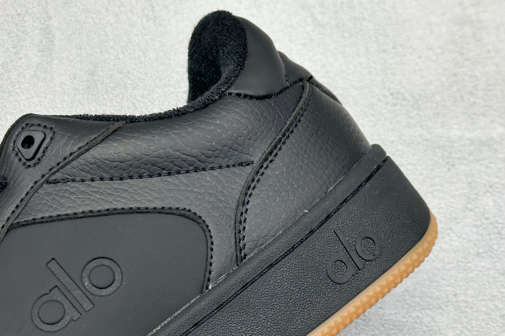 180 Alo Yoga Recovery Mode 人气单品 舒适简约防滑耐磨低帮休闲板鞋-Chinese UA Cheap High Quatity Brand Clothes Bags handbags Sneakers wholesale wholesaler seller from China Factory suppliers Fashion Clothing Shoes best Quality Beautiful Price 180 Alo Yoga Recovery Mode 人气单品 舒适简约防滑耐磨低帮休闲板鞋