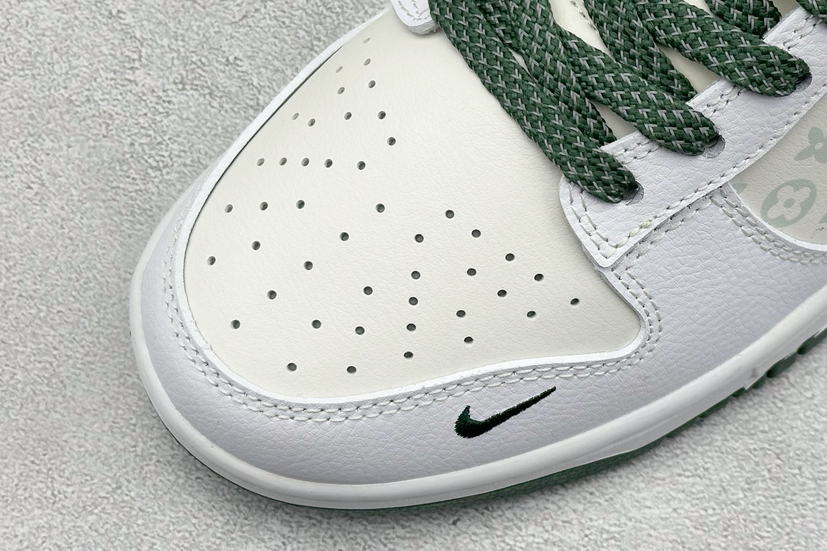 240 Nike SB Dunk Low x Louis Vuitton 白绿小勾 HS2506-214-Chinese UA Cheap High Quatity Brand Clothes Bags handbags Sneakers wholesale wholesaler seller from China Factory suppliers Fashion Clothing Shoes best Quality Beautiful Price 240 Nike SB Dunk Low x Louis Vuitton 白绿小勾 HS2506-214