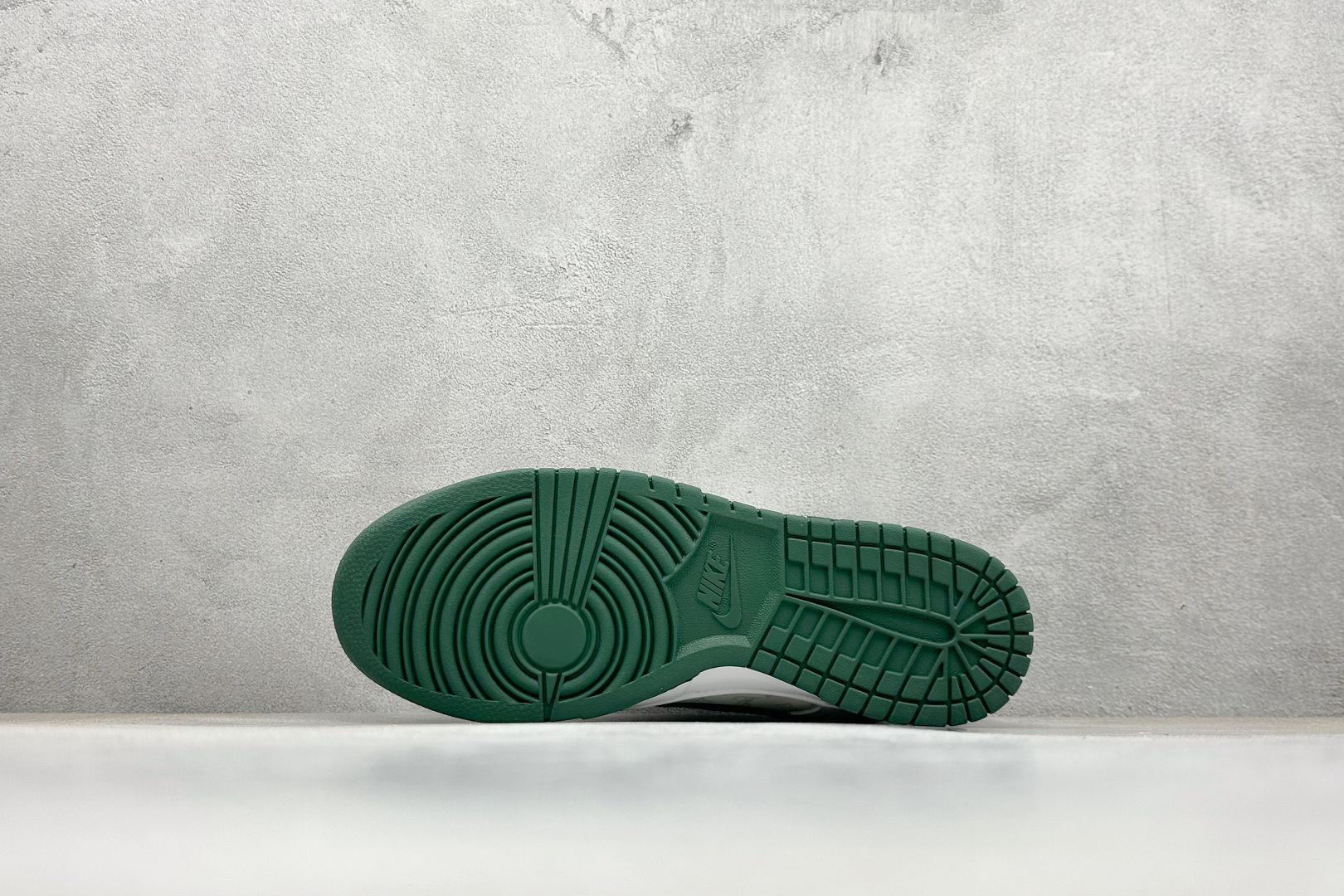 240 Nike SB Dunk Low x Louis Vuitton 白绿小勾 HS2506-214-Chinese UA Cheap High Quatity Brand Clothes Bags handbags Sneakers wholesale wholesaler seller from China Factory suppliers Fashion Clothing Shoes best Quality Beautiful Price 240 Nike SB Dunk Low x Louis Vuitton 白绿小勾 HS2506-214