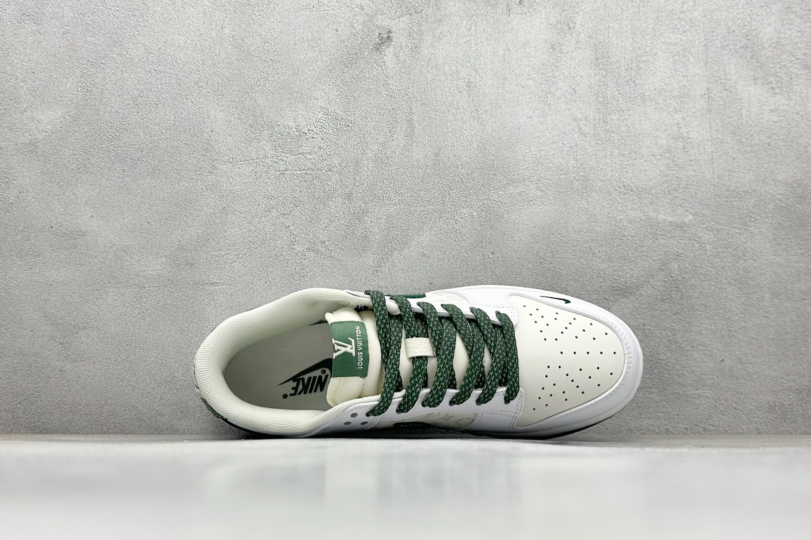 240 Nike SB Dunk Low x Louis Vuitton 白绿小勾 HS2506-214-Chinese UA Cheap High Quatity Brand Clothes Bags handbags Sneakers wholesale wholesaler seller from China Factory suppliers Fashion Clothing Shoes best Quality Beautiful Price 240 Nike SB Dunk Low x Louis Vuitton 白绿小勾 HS2506-214