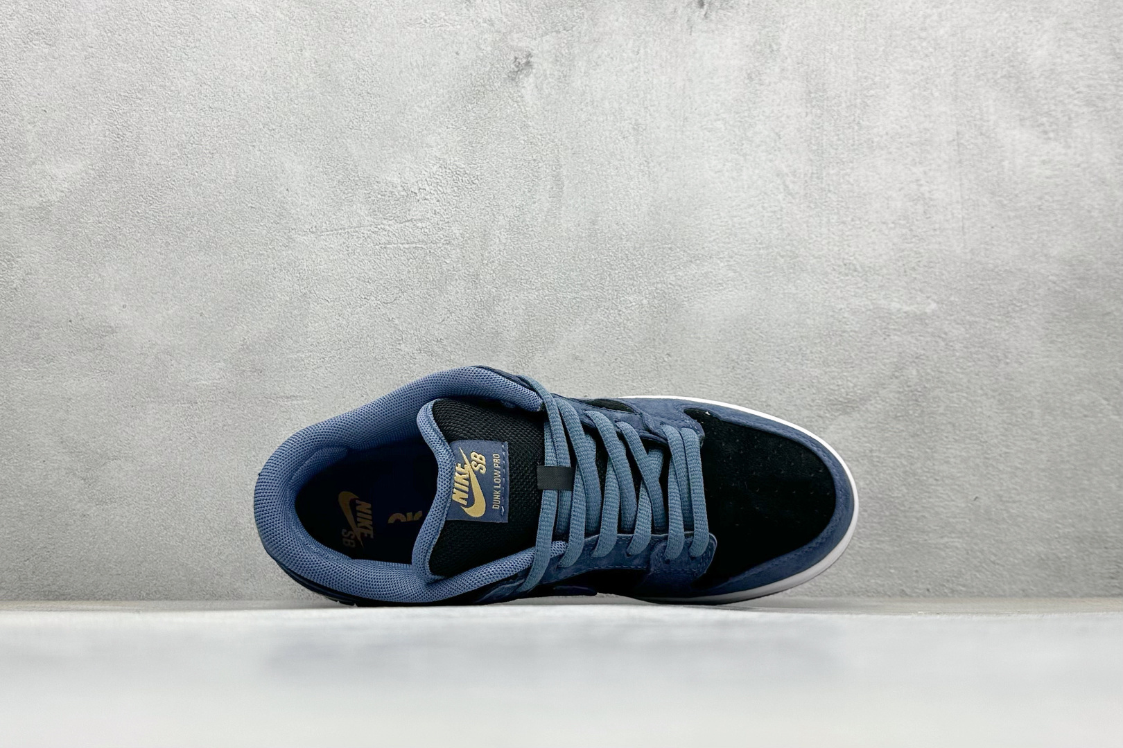 220 K版Nike Dunk SB “Smile” 绒面革 蓝黑 HF3063-002