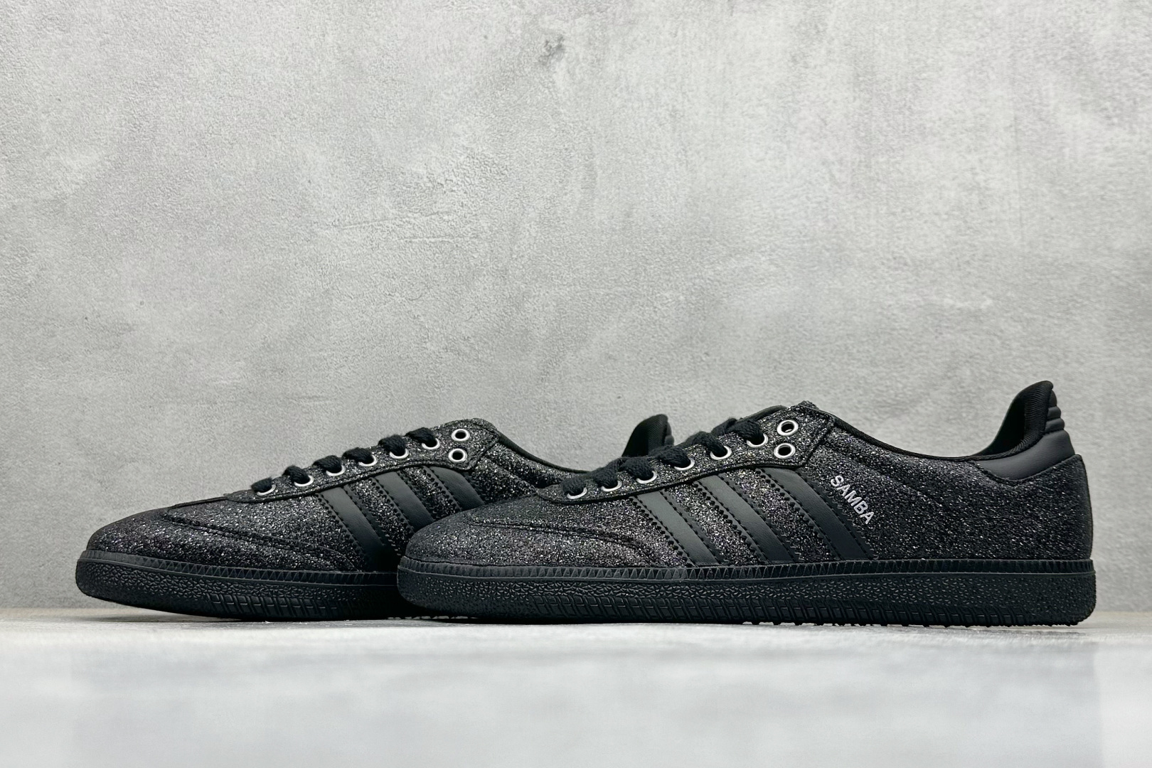 Adidas Originals Samba 阿迪达斯三叶草 桑巴舞系列绅士德训足球风百搭低帮休闲运动板鞋 KI6265