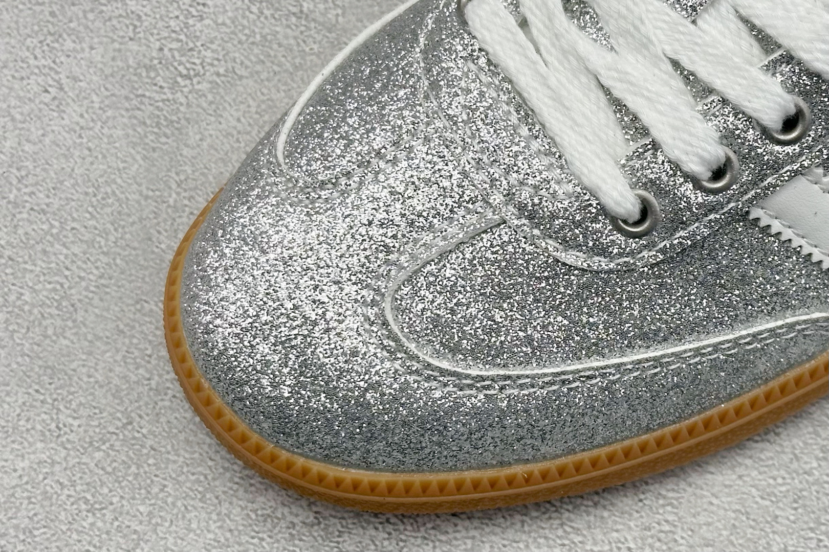 140 Adidas Originals Samba 阿迪达斯三叶草 桑巴舞系列绅士德训足球风百搭低帮休闲运动板鞋 KI6264