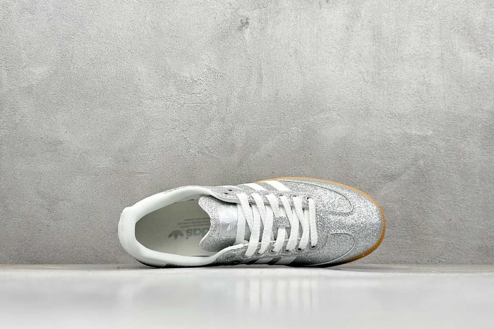 140 Adidas Originals Samba 阿迪达斯三叶草 桑巴舞系列绅士德训足球风百搭低帮休闲运动板鞋 KI6264