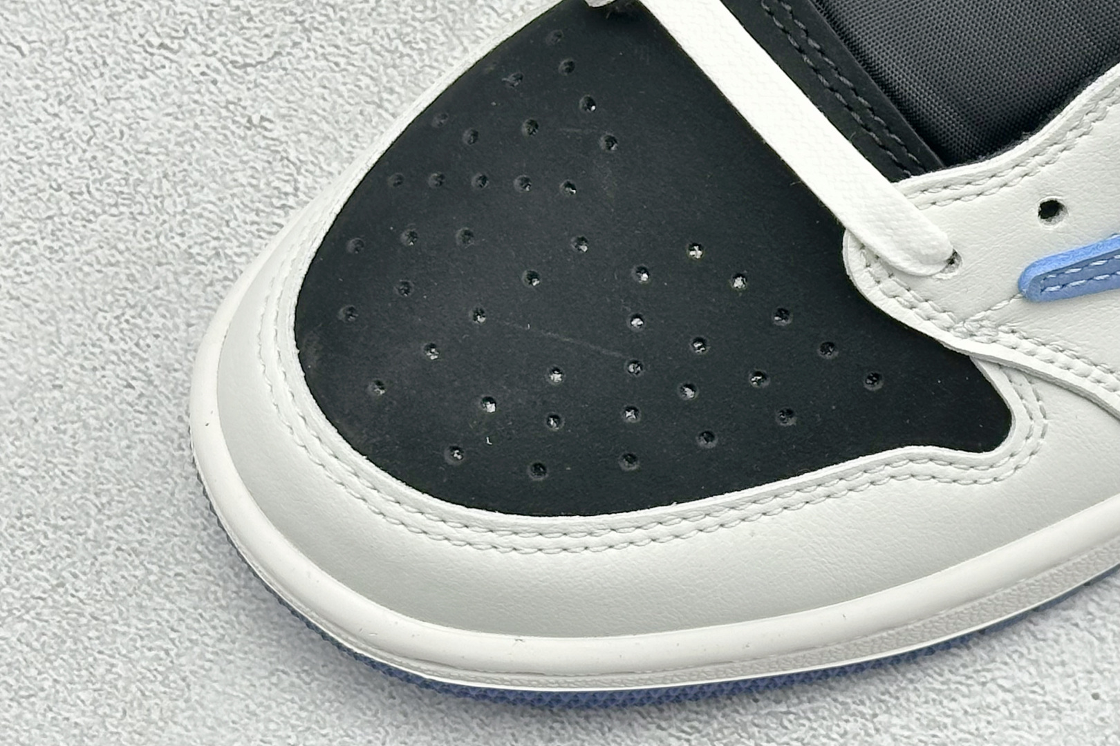 新F版Fragment x TS x Air Jordan 1 Low 三方联名低帮倒勾板鞋 DM7866-040-High Quatity Cheap Brand wholesale wholesaler seller Clothes Bags handbags Sneakers Top Fashion Clothing Shoes from China Factory Chinese suppliers best Quality Beautiful Price 新F版Fragment x TS x Air Jordan 1 Low 三方联名低帮倒勾板鞋 DM7866-040