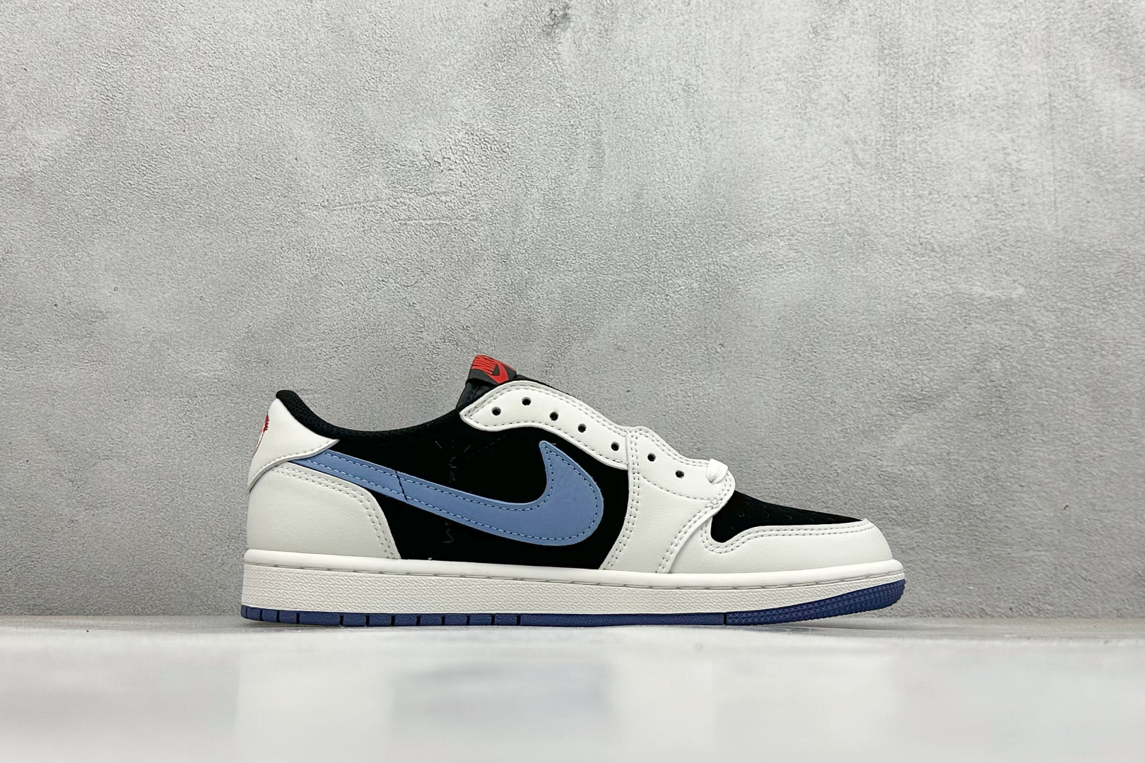 新F版Fragment x TS x Air Jordan 1 Low 三方联名低帮倒勾板鞋 DM7866-040-High Quatity Cheap Brand wholesale wholesaler seller Clothes Bags handbags Sneakers Top Fashion Clothing Shoes from China Factory Chinese suppliers best Quality Beautiful Price 新F版Fragment x TS x Air Jordan 1 Low 三方联名低帮倒勾板鞋 DM7866-040