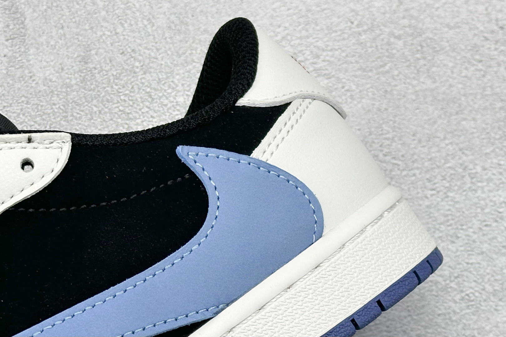 新F版Fragment x TS x Air Jordan 1 Low 三方联名低帮倒勾板鞋 DM7866-040-High Quatity Cheap Brand wholesale wholesaler seller Clothes Bags handbags Sneakers Top Fashion Clothing Shoes from China Factory Chinese suppliers best Quality Beautiful Price 新F版Fragment x TS x Air Jordan 1 Low 三方联名低帮倒勾板鞋 DM7866-040