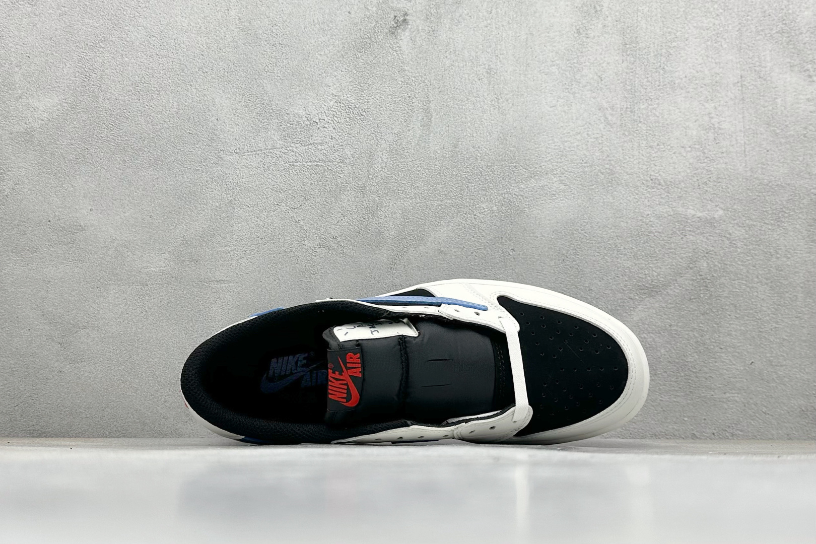 新F版Fragment x TS x Air Jordan 1 Low 三方联名低帮倒勾板鞋 DM7866-040-High Quatity Cheap Brand wholesale wholesaler seller Clothes Bags handbags Sneakers Top Fashion Clothing Shoes from China Factory Chinese suppliers best Quality Beautiful Price 新F版Fragment x TS x Air Jordan 1 Low 三方联名低帮倒勾板鞋 DM7866-040