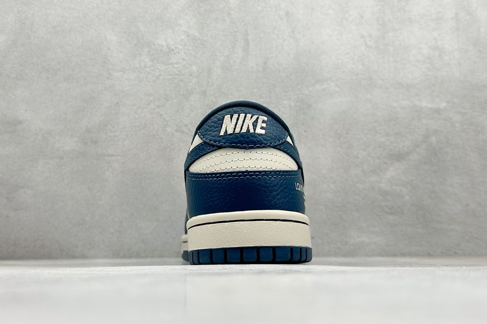 280 SC版Nike SB Dunk Low LV联名 奶灰深蓝 高端定制 低帮休闲板鞋 SC0601-477