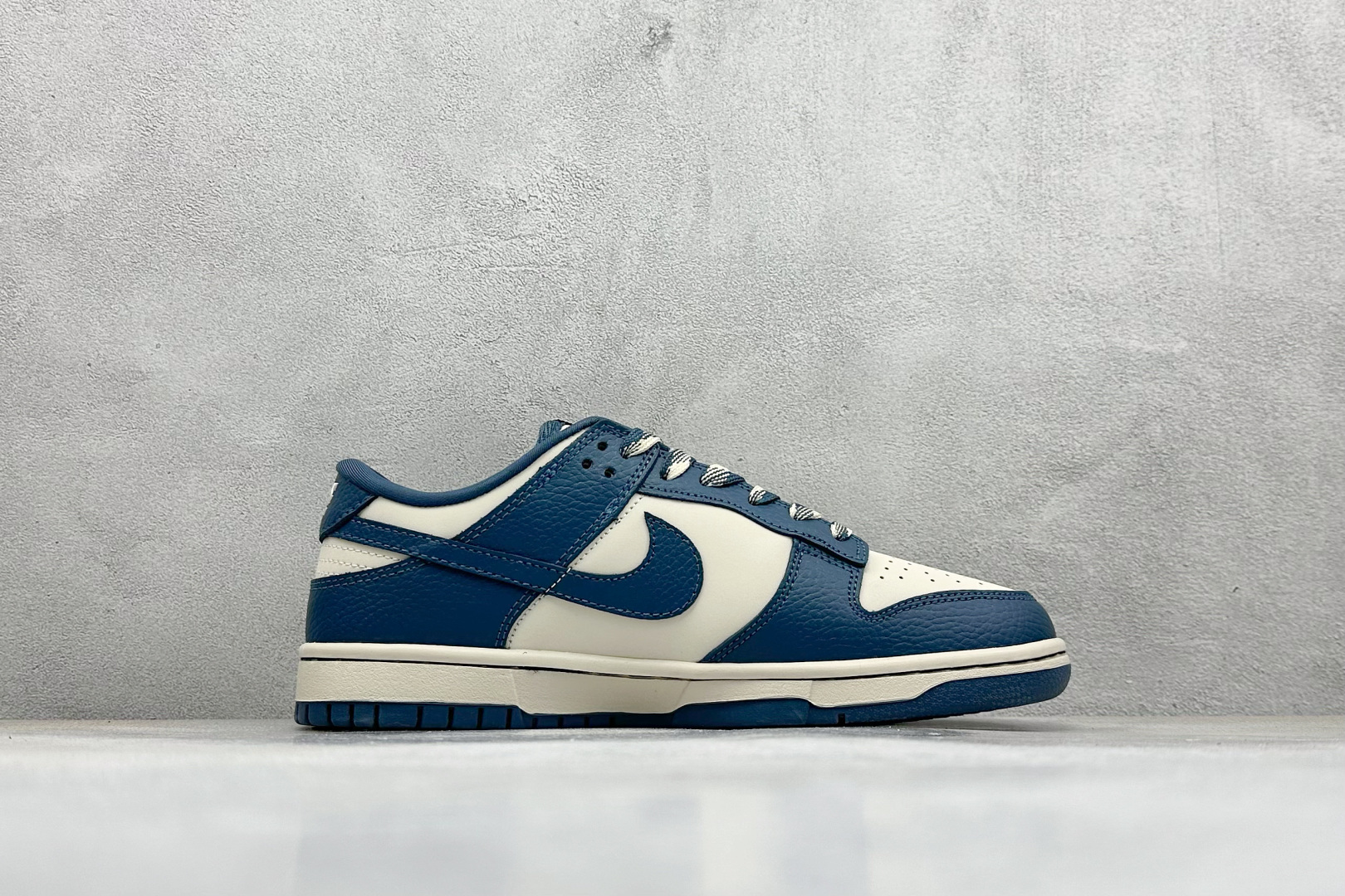 280 SC版Nike SB Dunk Low LV联名 奶灰深蓝 高端定制 低帮休闲板鞋 SC0601-477