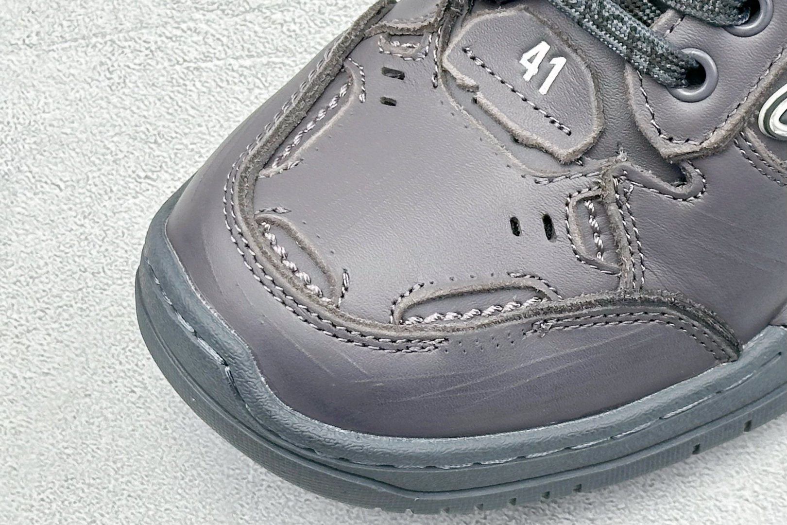 400 OK版Balenciaga Hamptons Worn-Out 巴黎世家十八18代 涤纶（聚酯纤维）牛皮革 圆头系带 低帮 生活休闲鞋板鞋