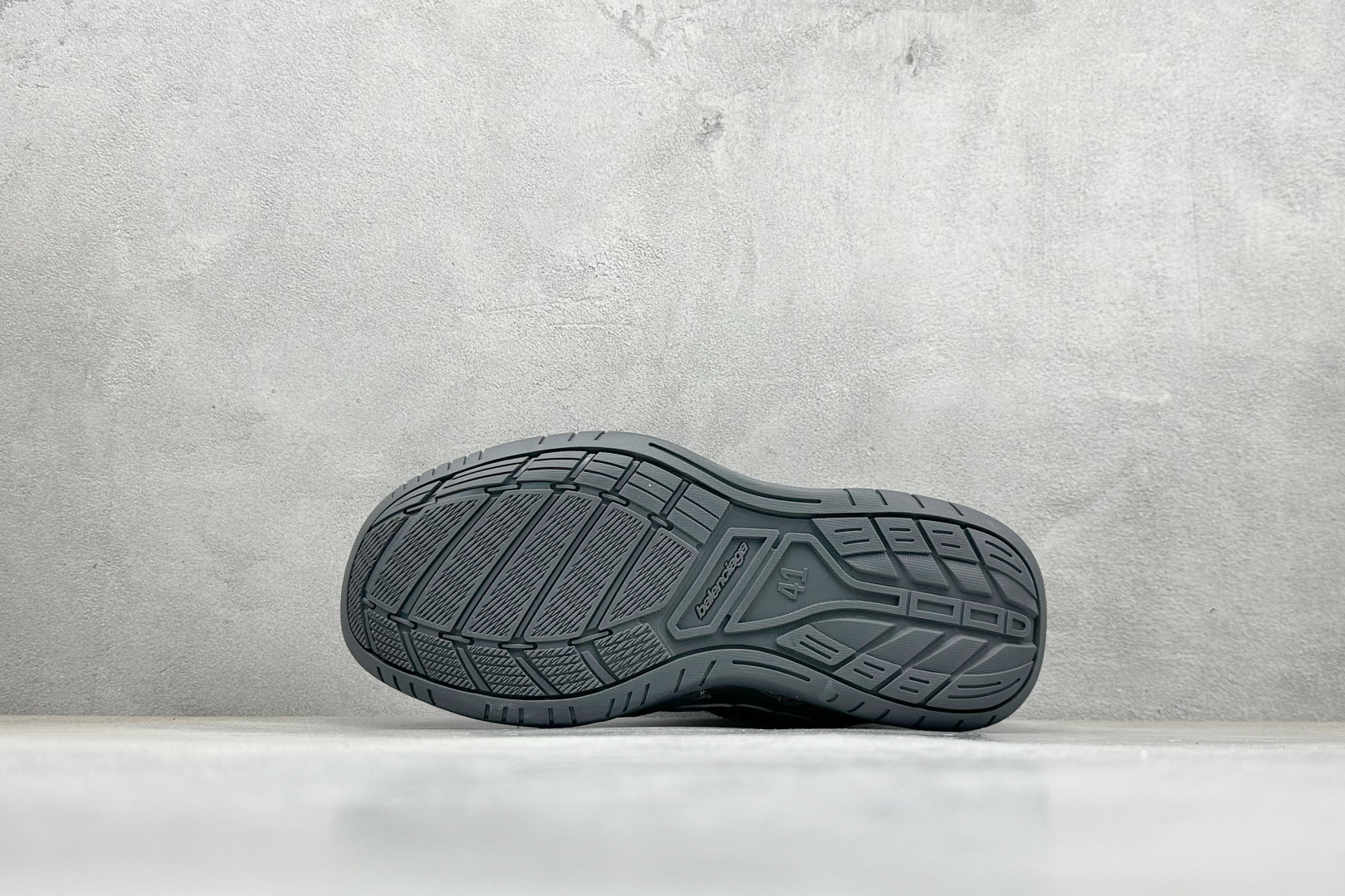 400 OK版Balenciaga Hamptons Worn-Out 巴黎世家十八18代 涤纶（聚酯纤维）牛皮革 圆头系带 低帮 生活休闲鞋板鞋