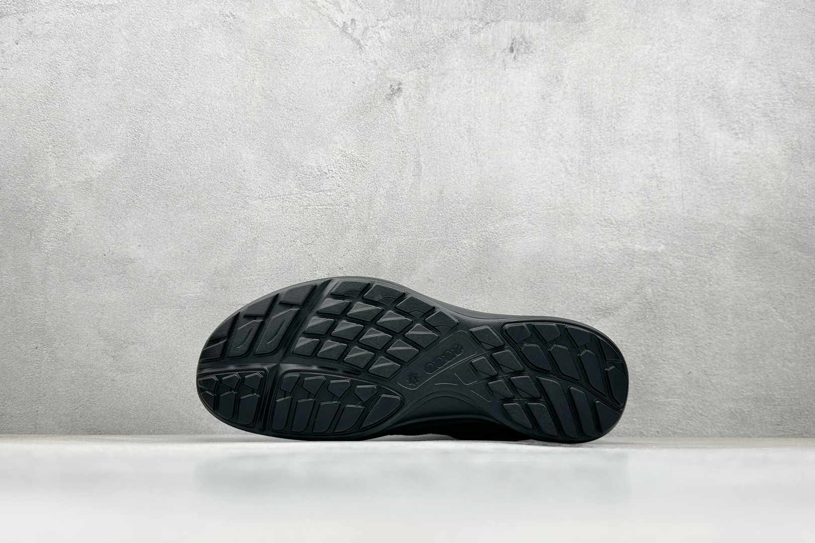 220 爱步/ECCO Terracruise Light Gtx 陆地巡洋系列低帮徒步户外露营百搭休闲运动鞋“网布全黑” 825784-517