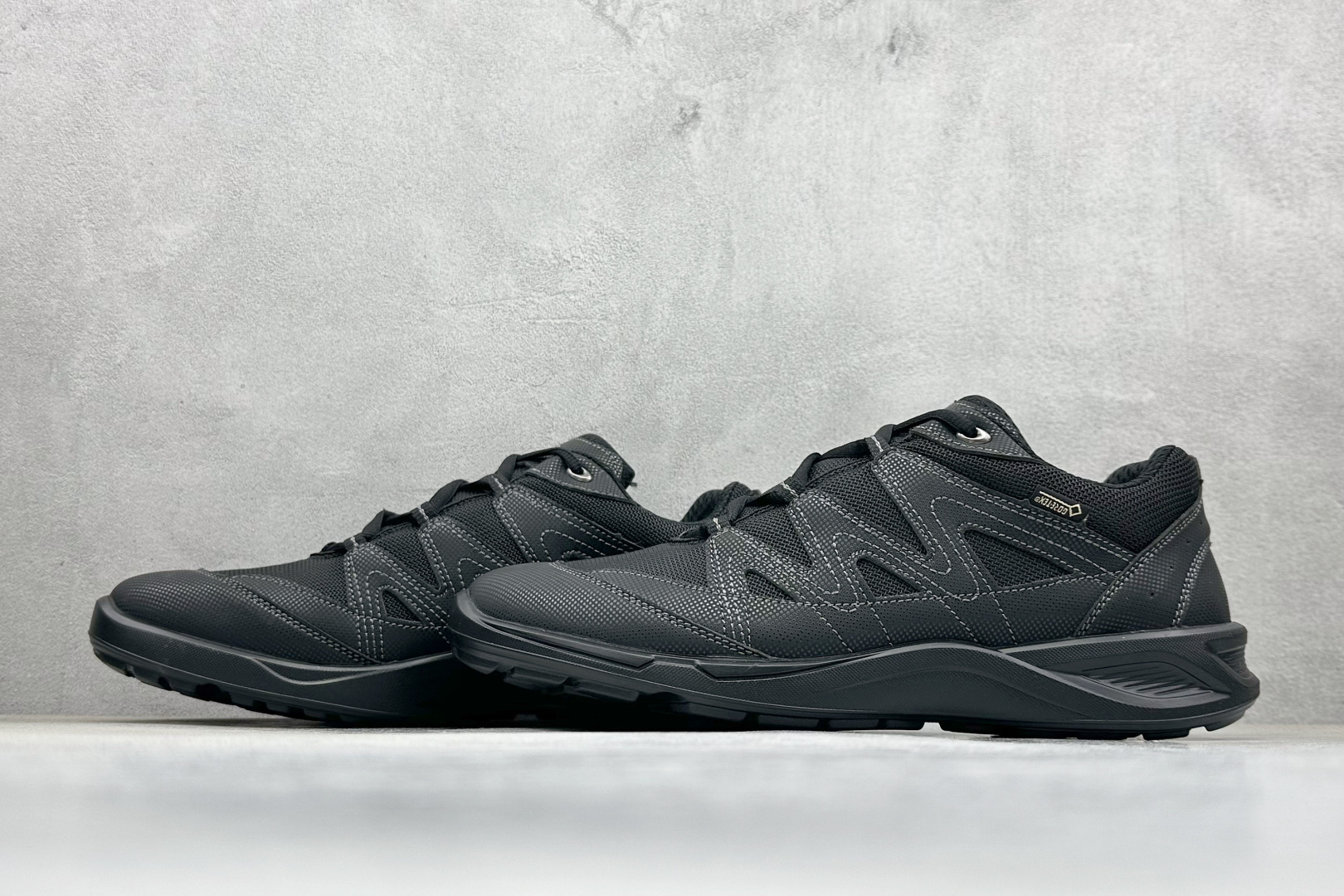 220 爱步/ECCO Terracruise Light Gtx 陆地巡洋系列低帮徒步户外露营百搭休闲运动鞋“网布全黑” 825784-517