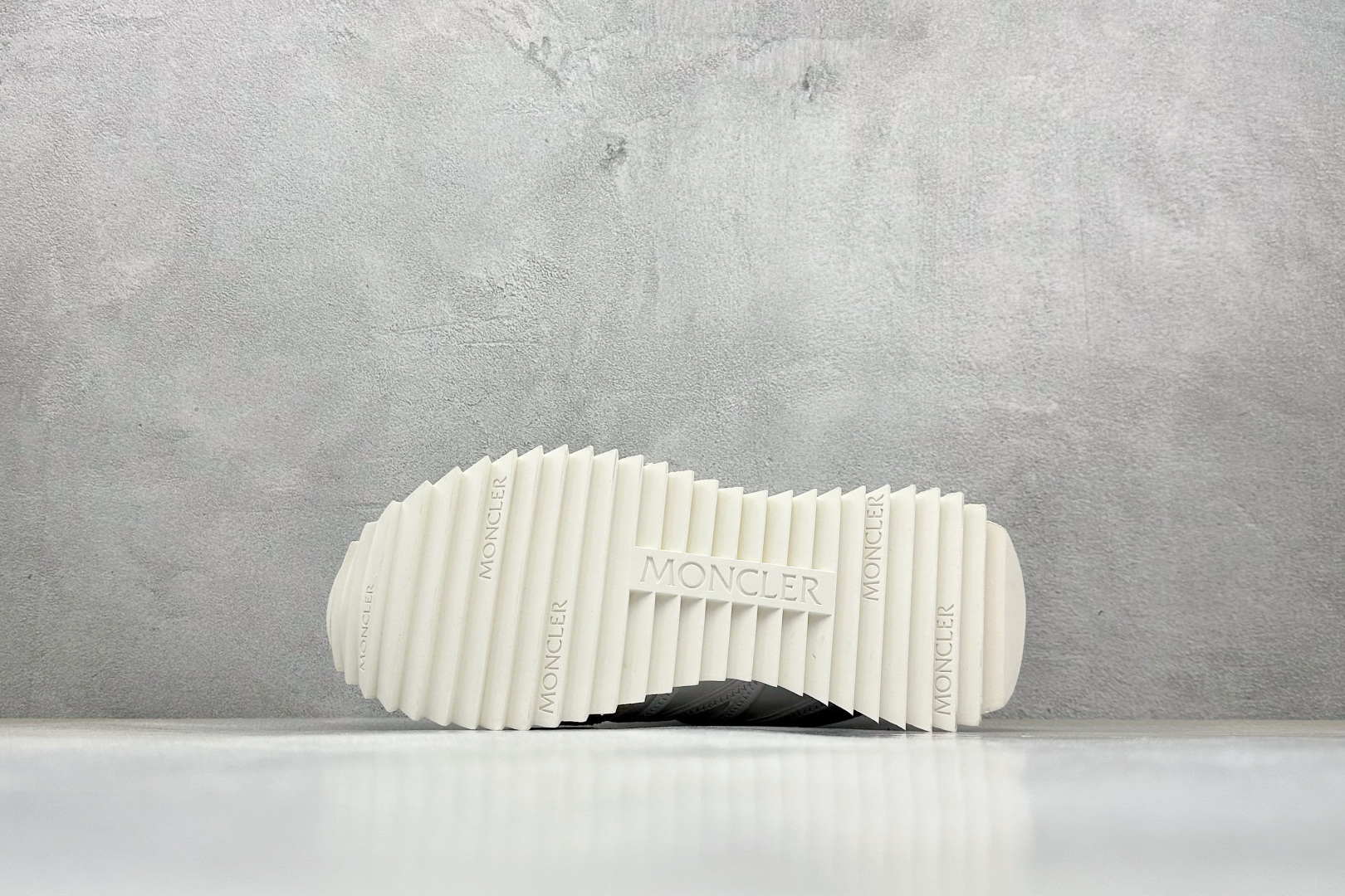 190 Moncler盟可睐 Pacey 麂皮 圆头系带 低帮 生活休闲鞋