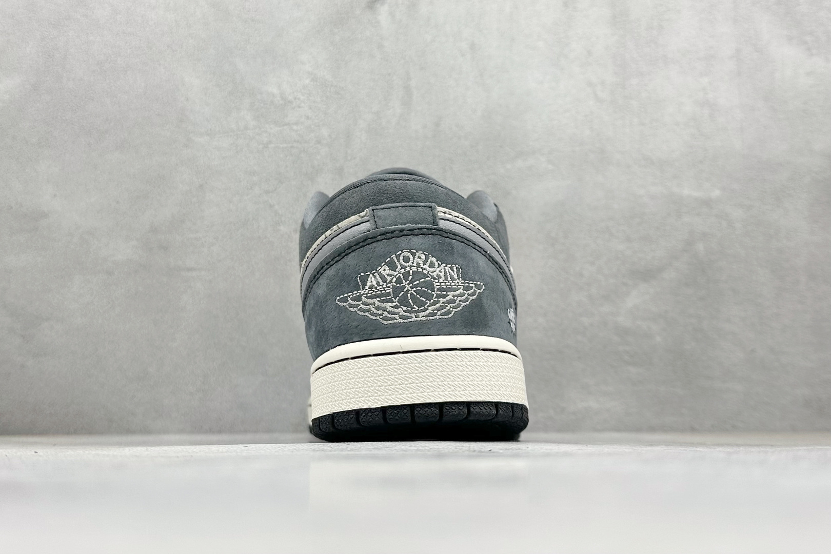 280 Air Jordan 1 Low AJ1 乔1 “GUCCI联名---米黑蓝印花”高端定制 低帮复古篮球鞋 LD8888-005-Chinese UA Cheap High Quatity Brand Clothes Bags handbags Sneakers wholesale wholesaler seller from China Factory suppliers Fashion Clothing Shoes best Quality Beautiful Price 280 Air Jordan 1 Low AJ1 乔1 “GUCCI联名---米黑蓝印花”高端定制 低帮复古篮球鞋 LD8888-005