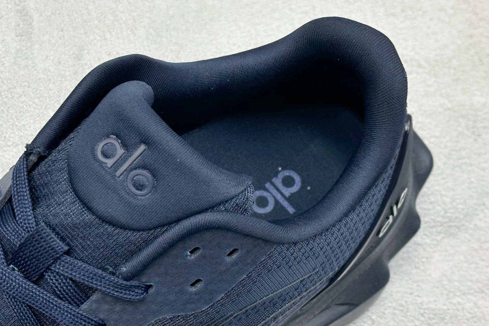 180 K版alo 25ss夏季新款 厚底 休闲 RUNNER 运动跑步鞋-Chinese UA Cheap High Quatity Brand Clothes Bags handbags Sneakers wholesale wholesaler seller from China Factory suppliers Fashion Clothing Shoes best Quality Beautiful Price 180 K版alo 25ss夏季新款 厚底 休闲 RUNNER 运动跑步鞋