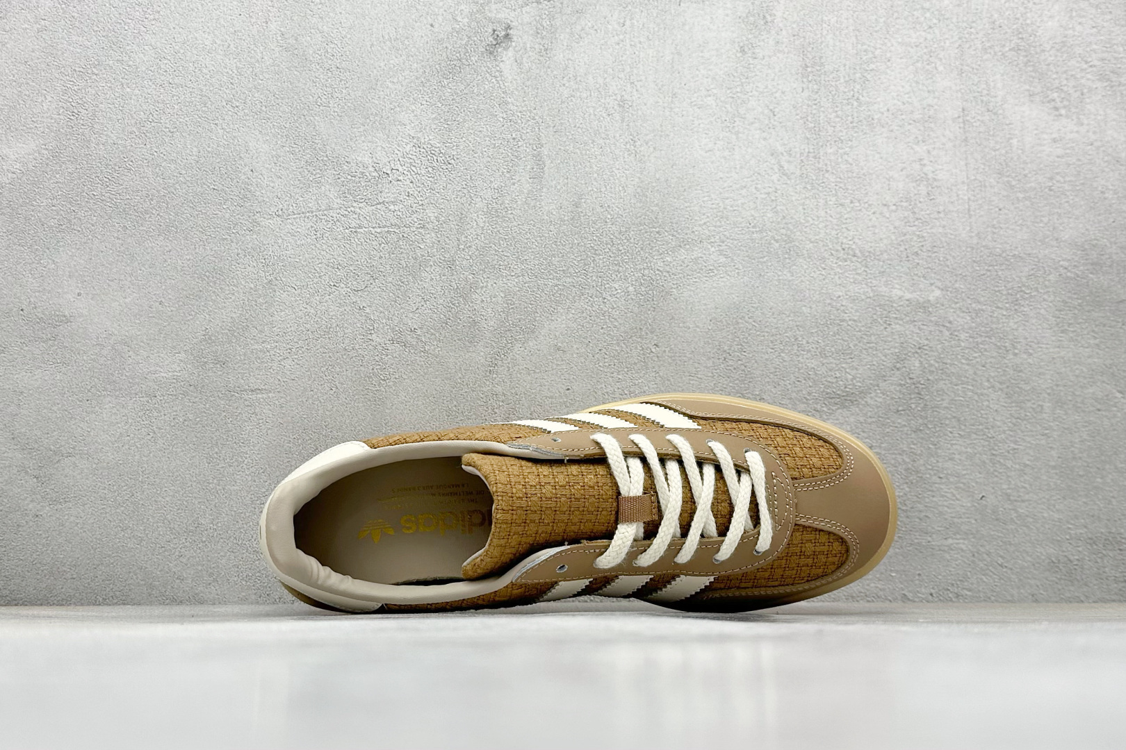 180 Adidas originals GAZELLE INDOOR 棕色 JR8851-Chinese UA Cheap High Quatity Brand Clothes Bags handbags Sneakers wholesale wholesaler seller from China Factory suppliers Fashion Clothing Shoes best Quality Beautiful Price 180 Adidas originals GAZELLE INDOOR 棕色 JR8851