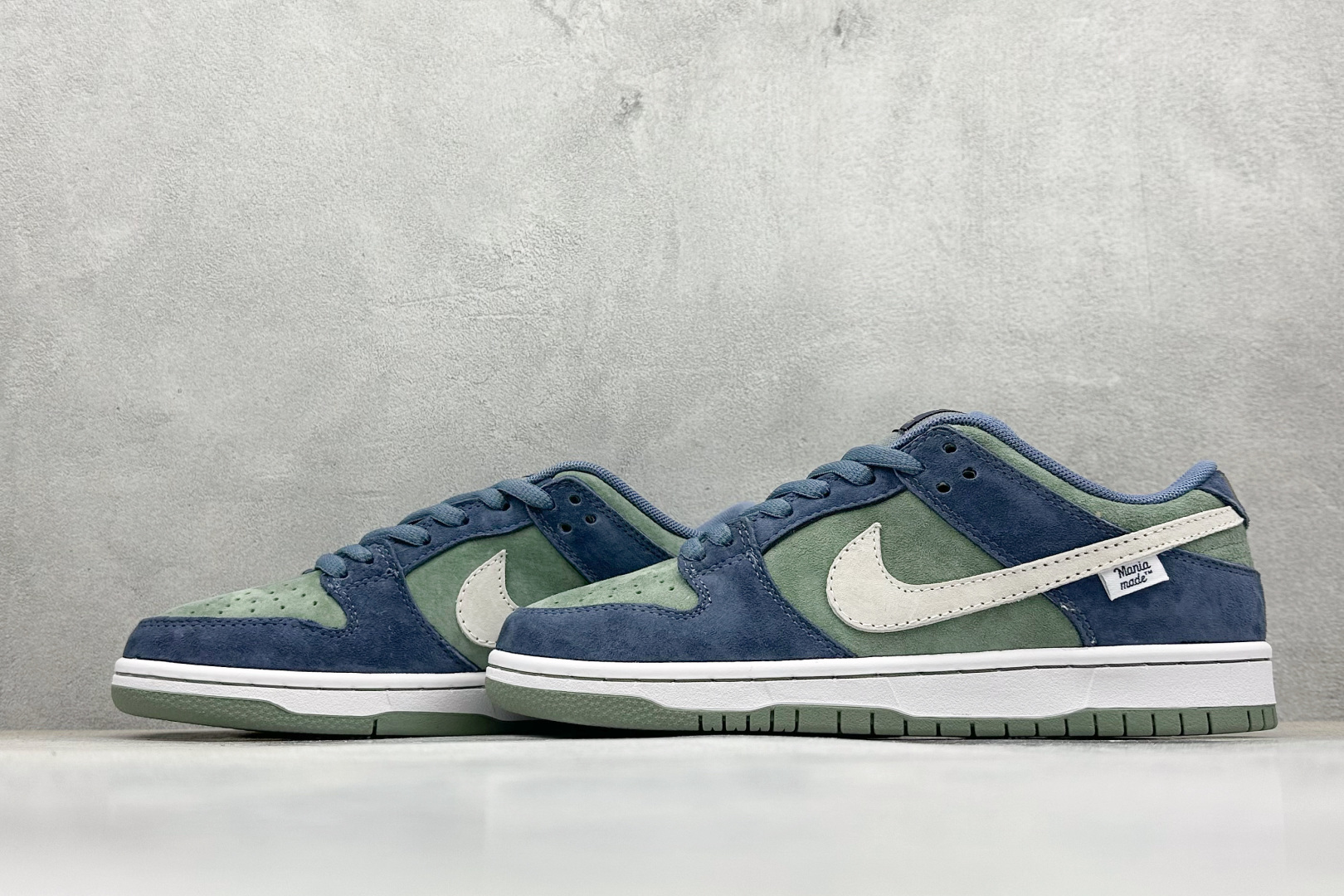 220 K版Nike Dunk SB “Smile” 绒面革 蓝绿 HF3063-002-Chinese UA Cheap High Quatity Brand Clothes Bags handbags Sneakers wholesale wholesaler seller from China Factory suppliers Fashion Clothing Shoes best Quality Beautiful Price 220 K版Nike Dunk SB “Smile” 绒面革 蓝绿 HF3063-002