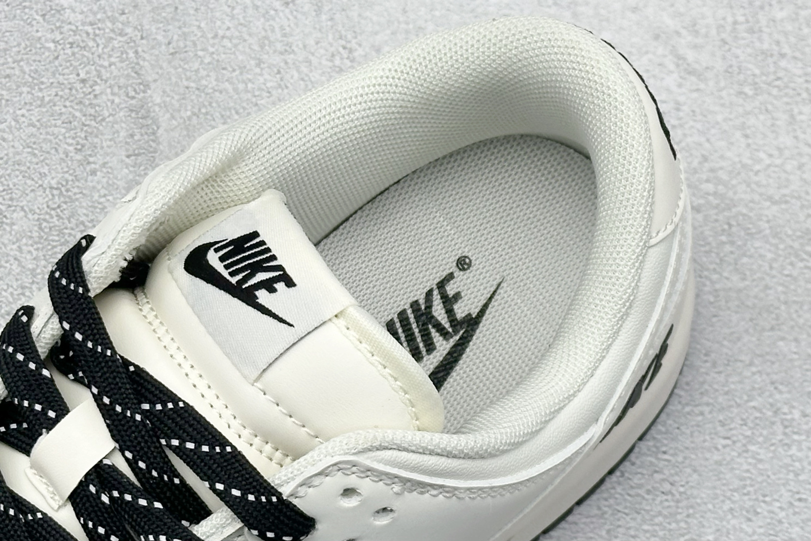 280 XC版Nike SB Dunk Low x NIKE 白黑小勾 CS1688-118-Chinese UA Cheap High Quatity Brand Clothes Bags handbags Sneakers wholesale wholesaler seller from China Factory suppliers Fashion Clothing Shoes best Quality Beautiful Price 280 XC版Nike SB Dunk Low x NIKE 白黑小勾 CS1688-118