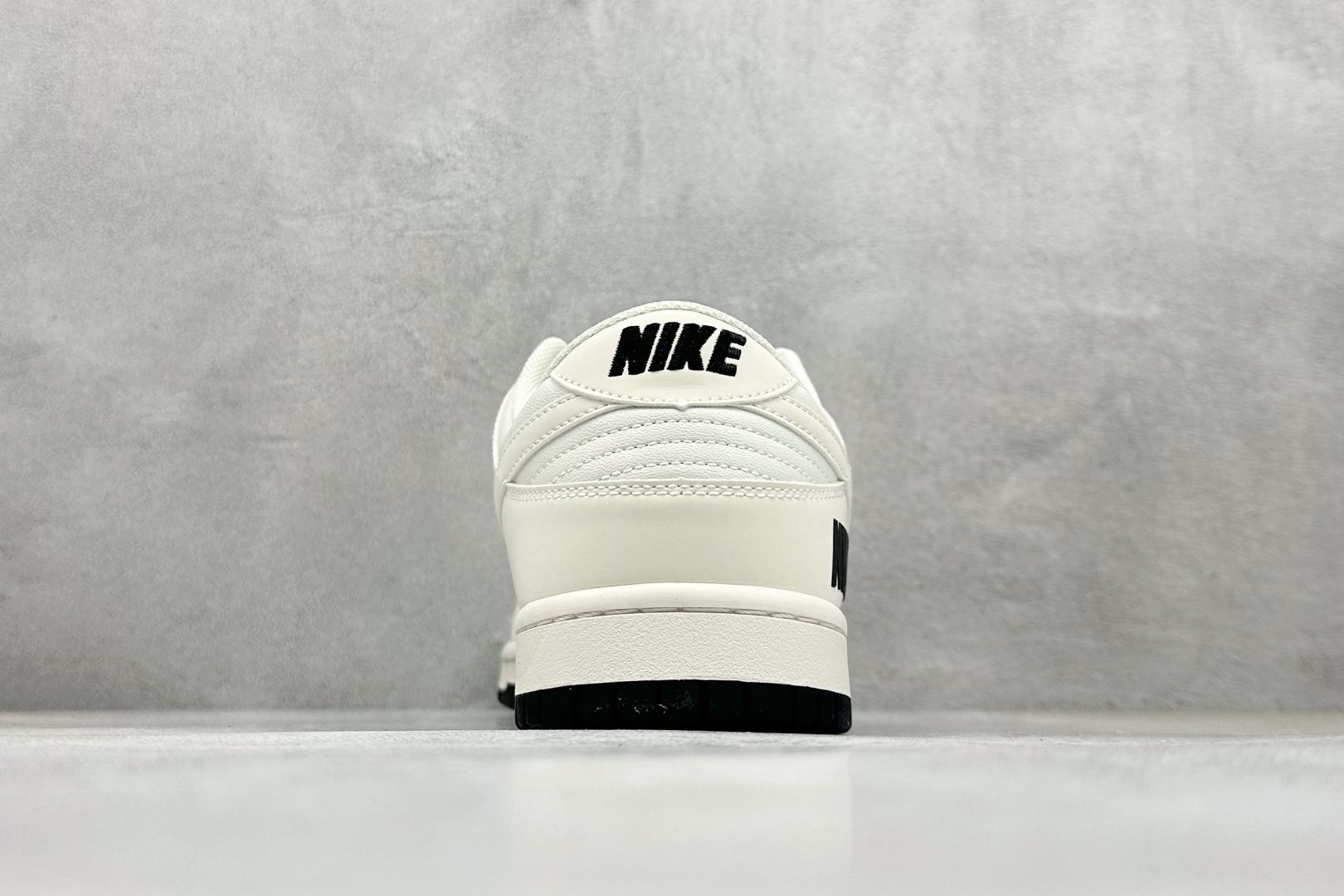 280 XC版Nike SB Dunk Low x NIKE 白黑小勾 CS1688-118-Chinese UA Cheap High Quatity Brand Clothes Bags handbags Sneakers wholesale wholesaler seller from China Factory suppliers Fashion Clothing Shoes best Quality Beautiful Price 280 XC版Nike SB Dunk Low x NIKE 白黑小勾 CS1688-118