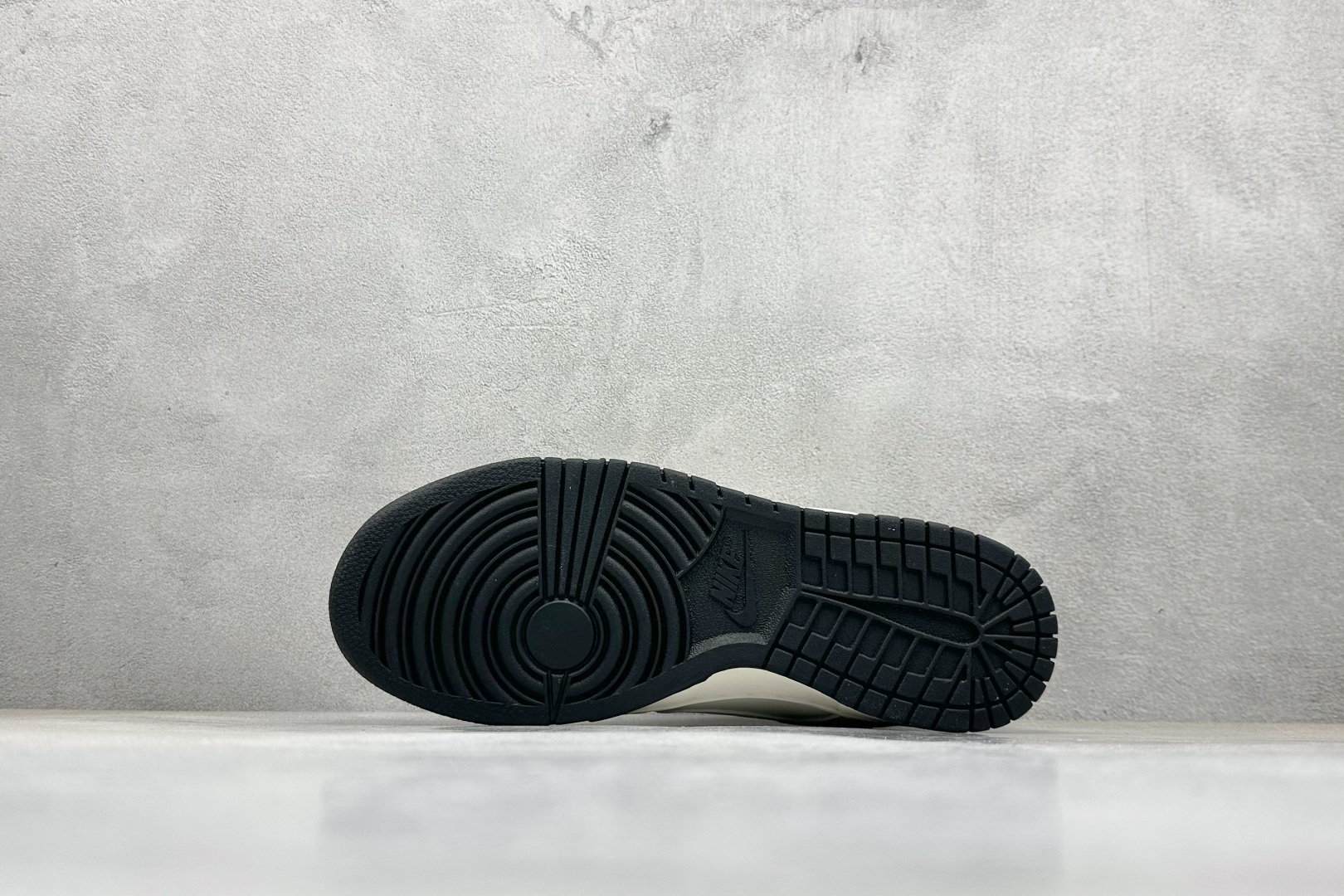 280 XC版Nike SB Dunk Low x NIKE 白黑小勾 CS1688-118-Chinese UA Cheap High Quatity Brand Clothes Bags handbags Sneakers wholesale wholesaler seller from China Factory suppliers Fashion Clothing Shoes best Quality Beautiful Price 280 XC版Nike SB Dunk Low x NIKE 白黑小勾 CS1688-118