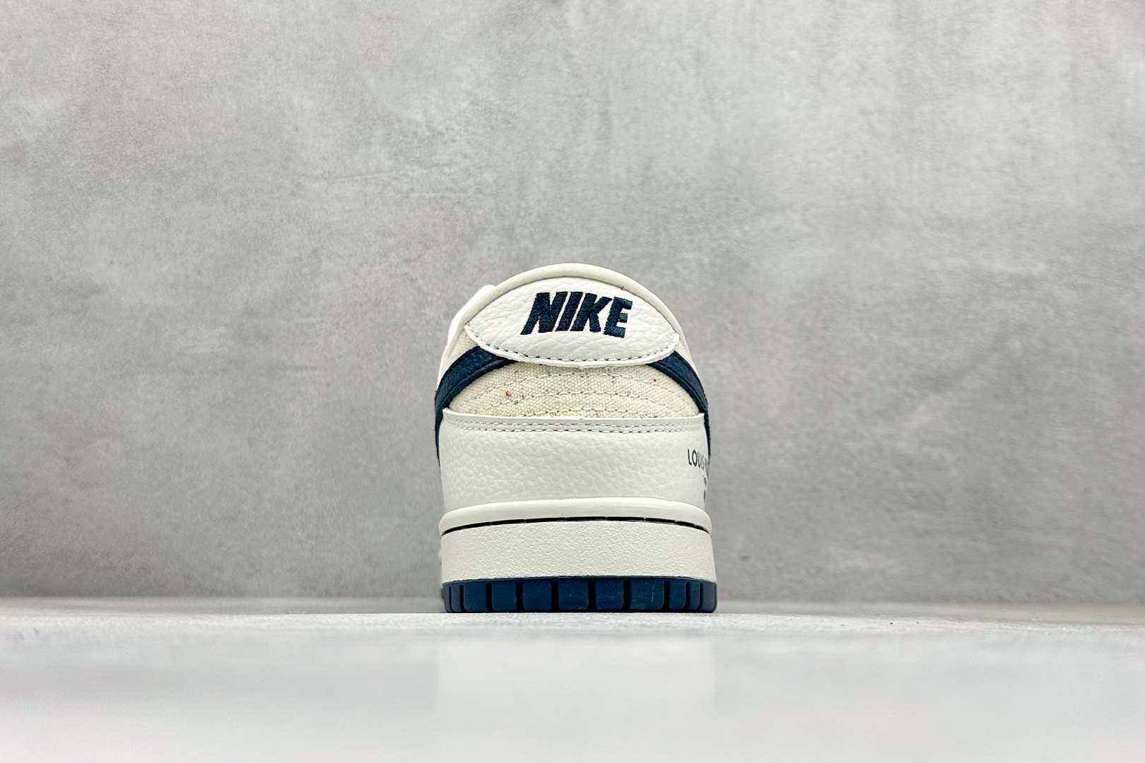 280 SC版Nike SB Dunk Low LV联名 米白藏蓝织布 高端定制 低帮休闲板鞋 SC0601-478