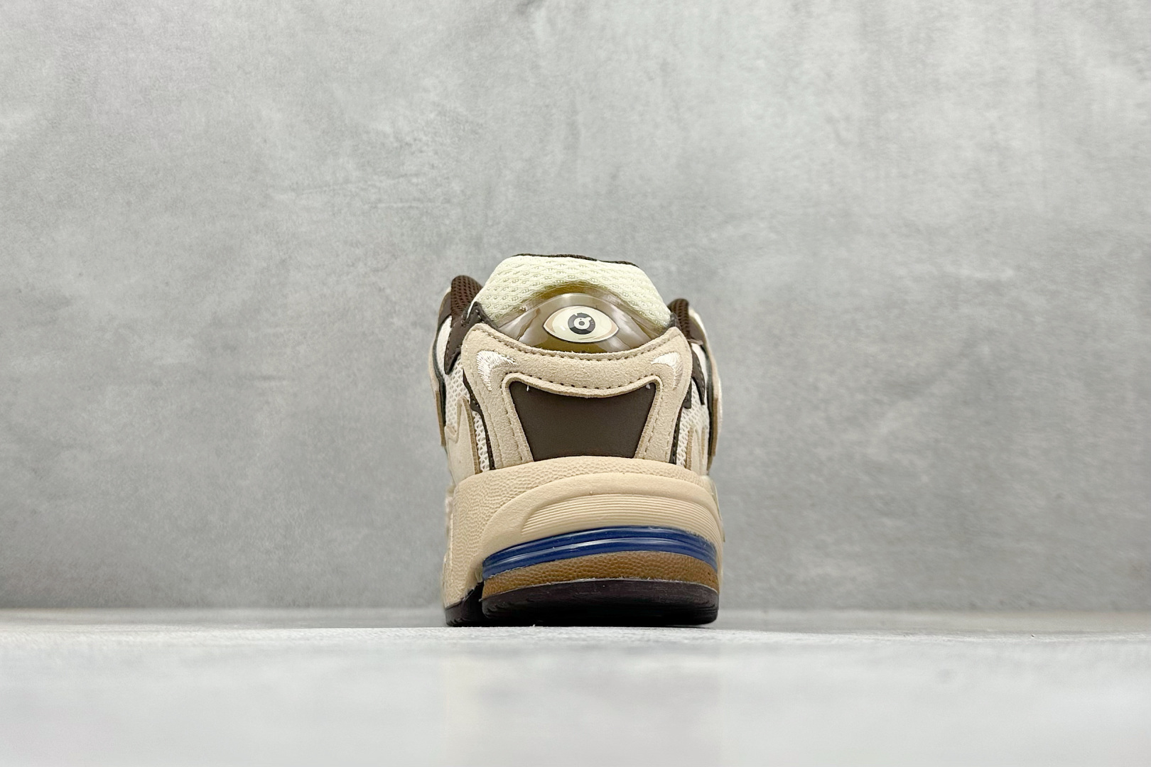 福利特价 终端放店Adidas Originals Response CL 复古休闲跑步鞋 鞋身采用大面