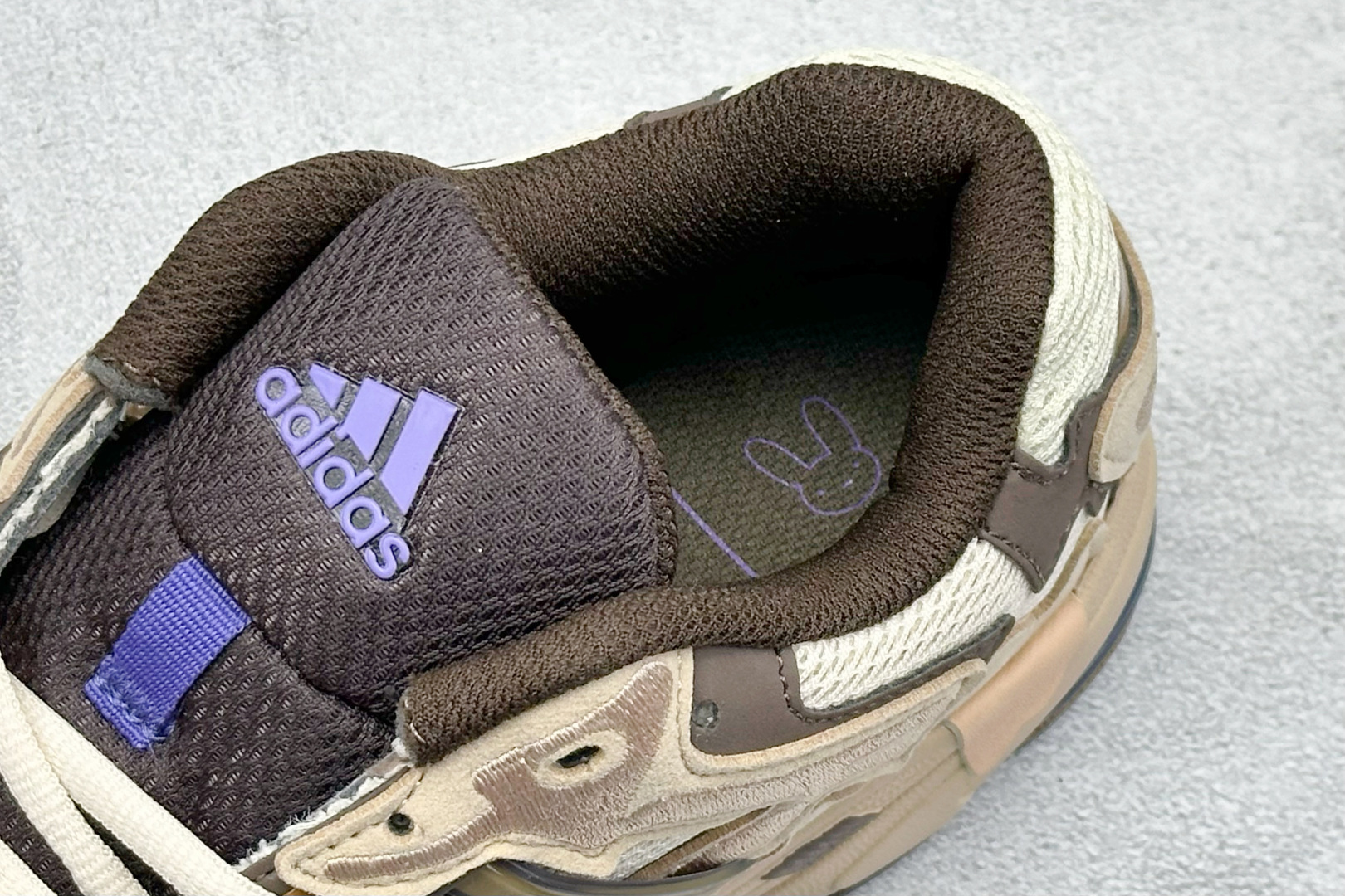 福利特价 终端放店Adidas Originals Response CL 复古休闲跑步鞋 鞋身采用大面