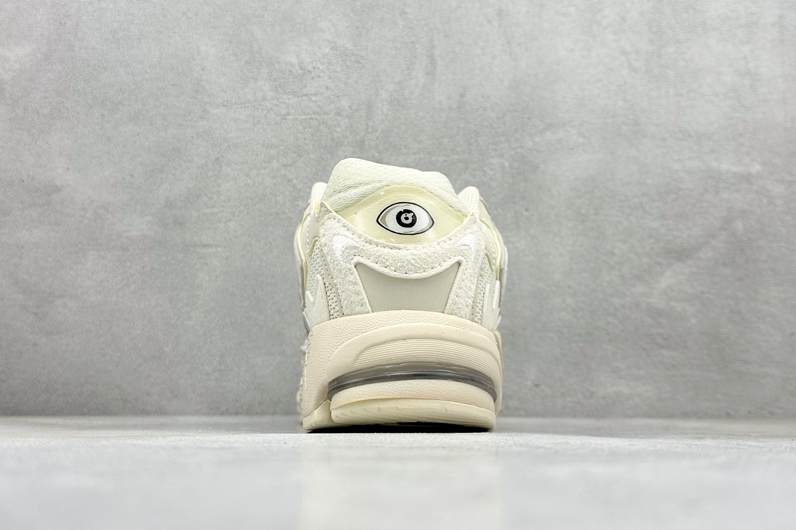 福利特价 终端放店Adidas Originals Response CL 复古休闲跑步鞋 鞋身采用大面