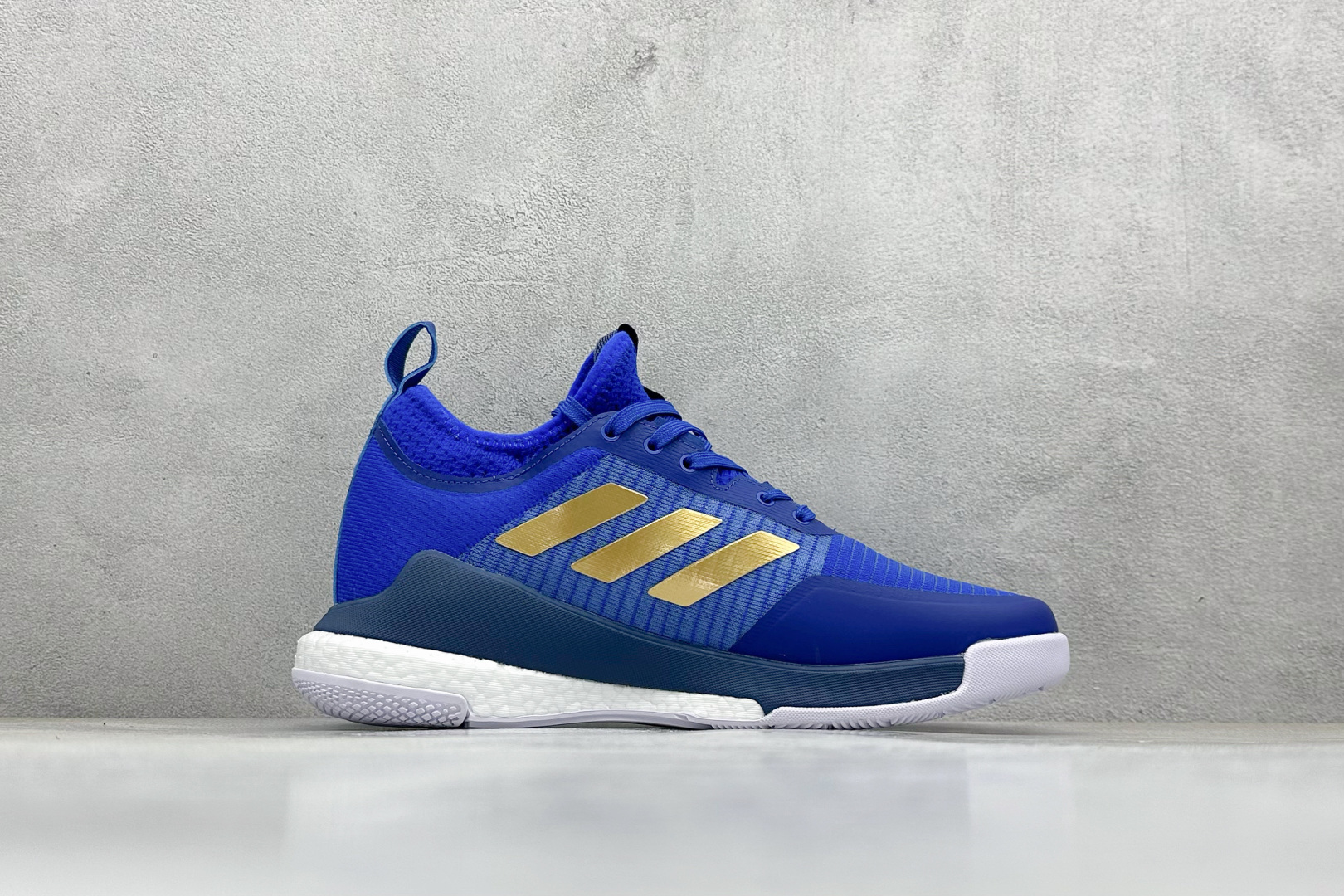 ADIDAS CRAZYFLIGHT MID 运动鞋 减震防滑 针织网面设计 鞋底采用真爆颗粒 三层组合大底 舒适透气 HQ3488