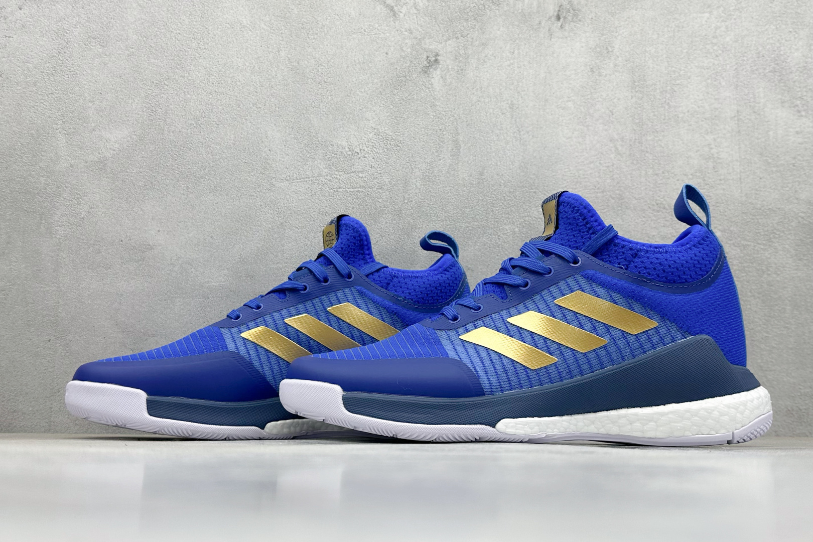 ADIDAS CRAZYFLIGHT MID 运动鞋 减震防滑 针织网面设计 鞋底采用真爆颗粒 三层组合大底 舒适透气 HQ3488