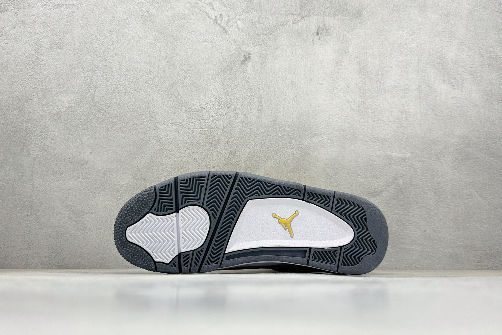 新F版Air Jordan AJ4 Retro 电母 中帮篮球鞋 CT8527-700