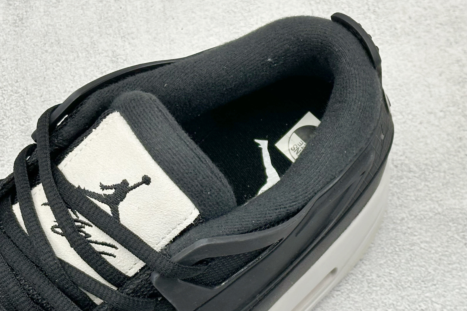 260 新F版Air Jordan AJ4 黑米 低帮复古篮球鞋 FQ7939-001