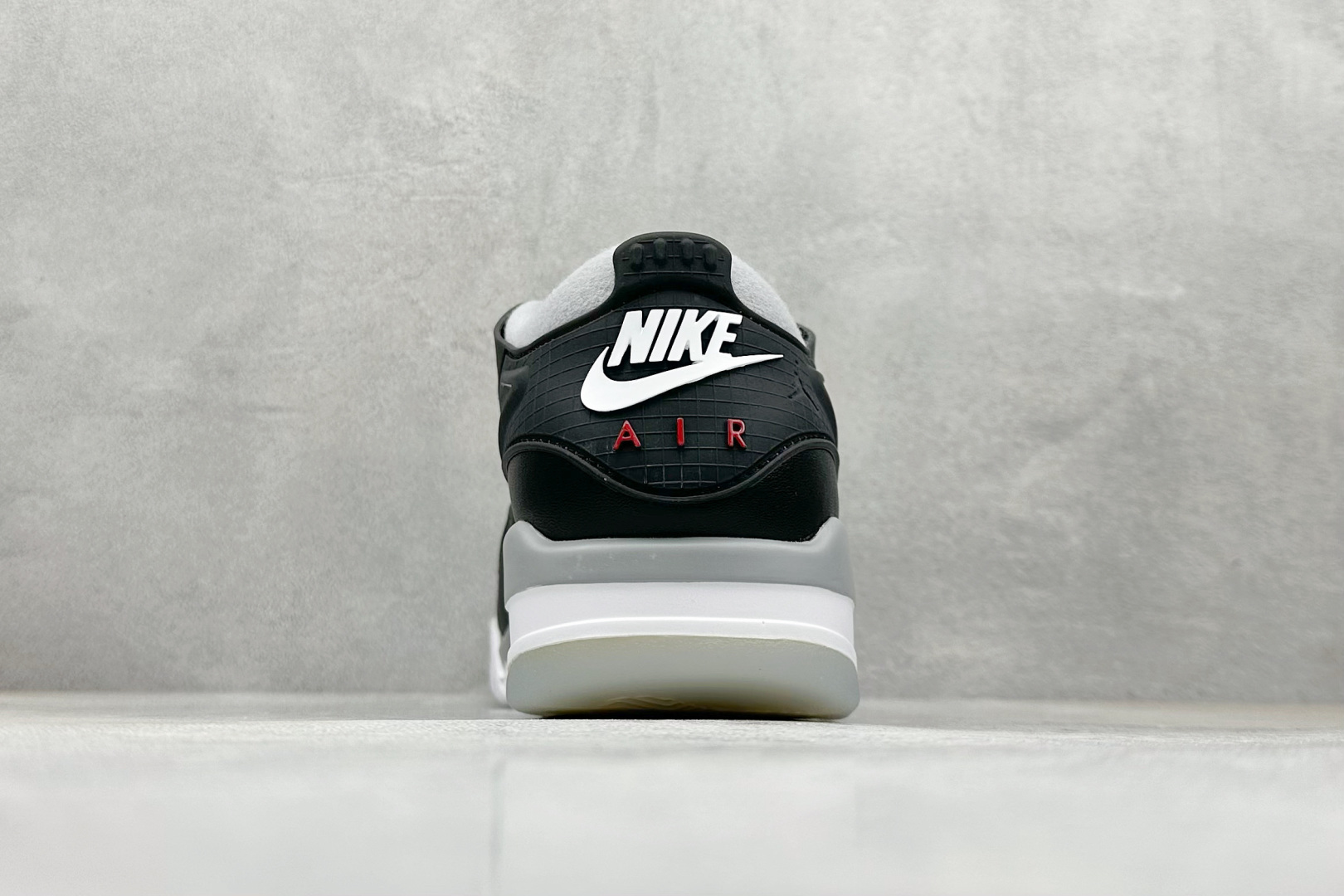 270 新F版Air Jordan AJ4 黑灰 低帮复古篮球鞋 HV5184-010