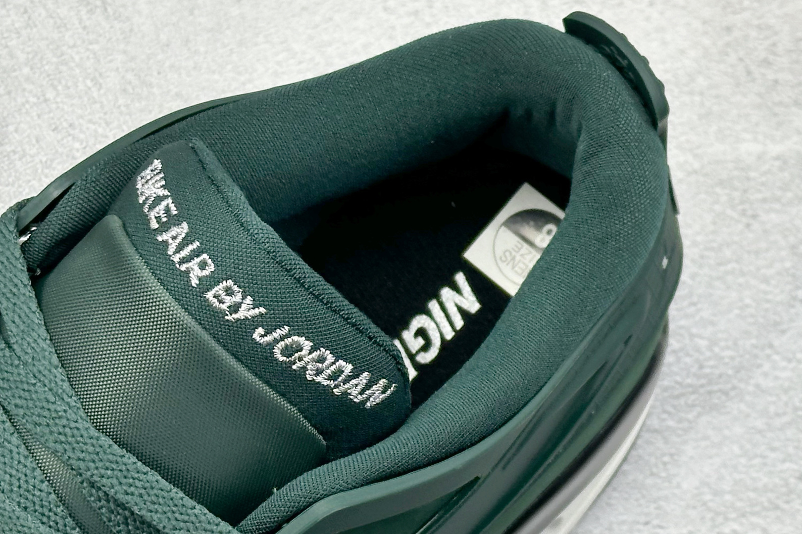 270 新F版Air Jordan AJ4 军绿 低帮复古篮球鞋 HF4334-300