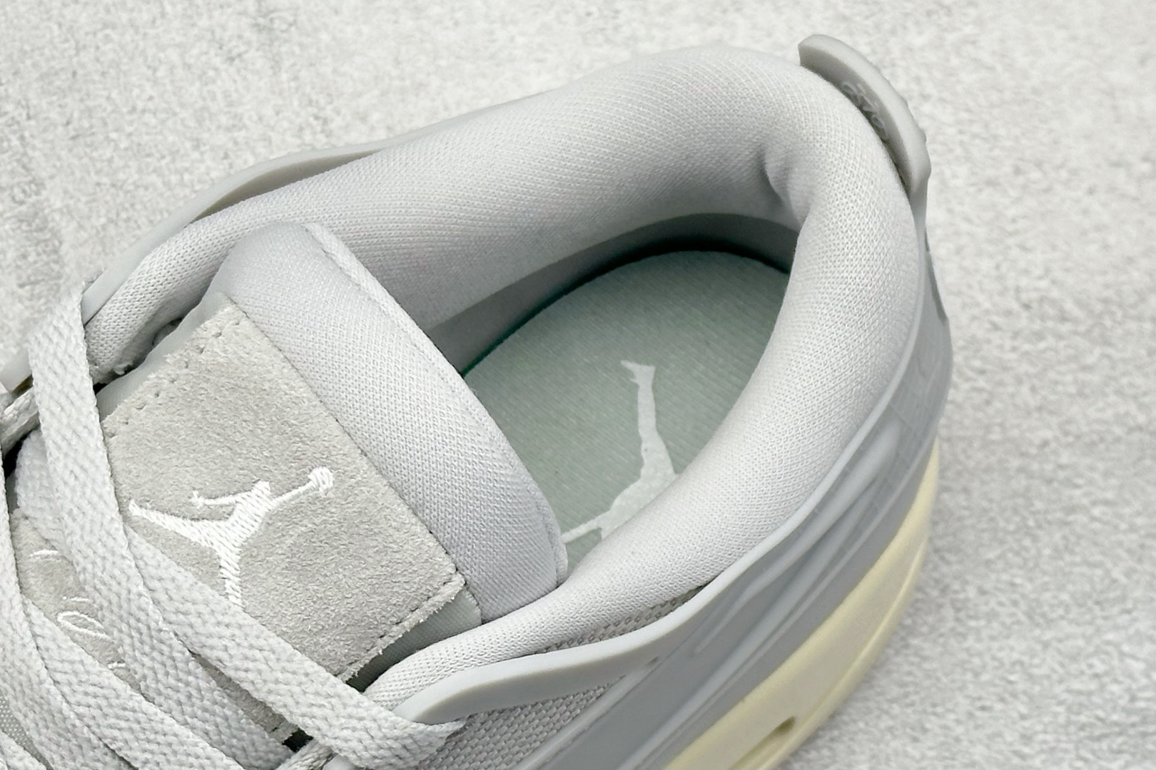 260 新F版Air Jordan AJ4 高冷灰 低帮复古篮球鞋 FQ7940-001-Chinese UA Cheap High Quatity Brand Clothes Bags handbags Sneakers wholesale wholesaler seller from China Factory suppliers Fashion Clothing Shoes best Quality Beautiful Price 260 新F版Air Jordan AJ4 高冷灰 低帮复古篮球鞋 FQ7940-001